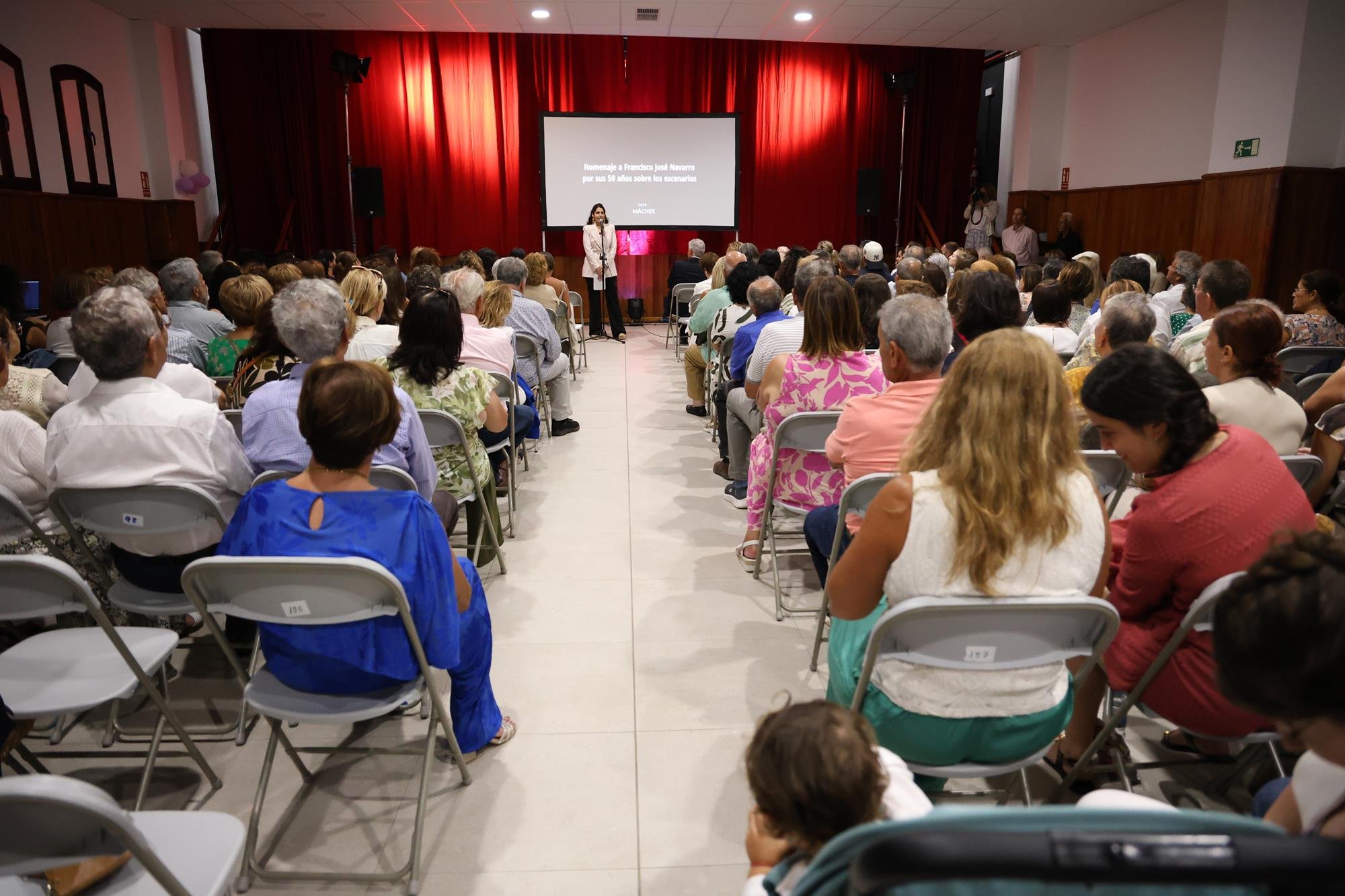 Homenaje a Francisco José Navarro en Mácher. Foto: La Voz