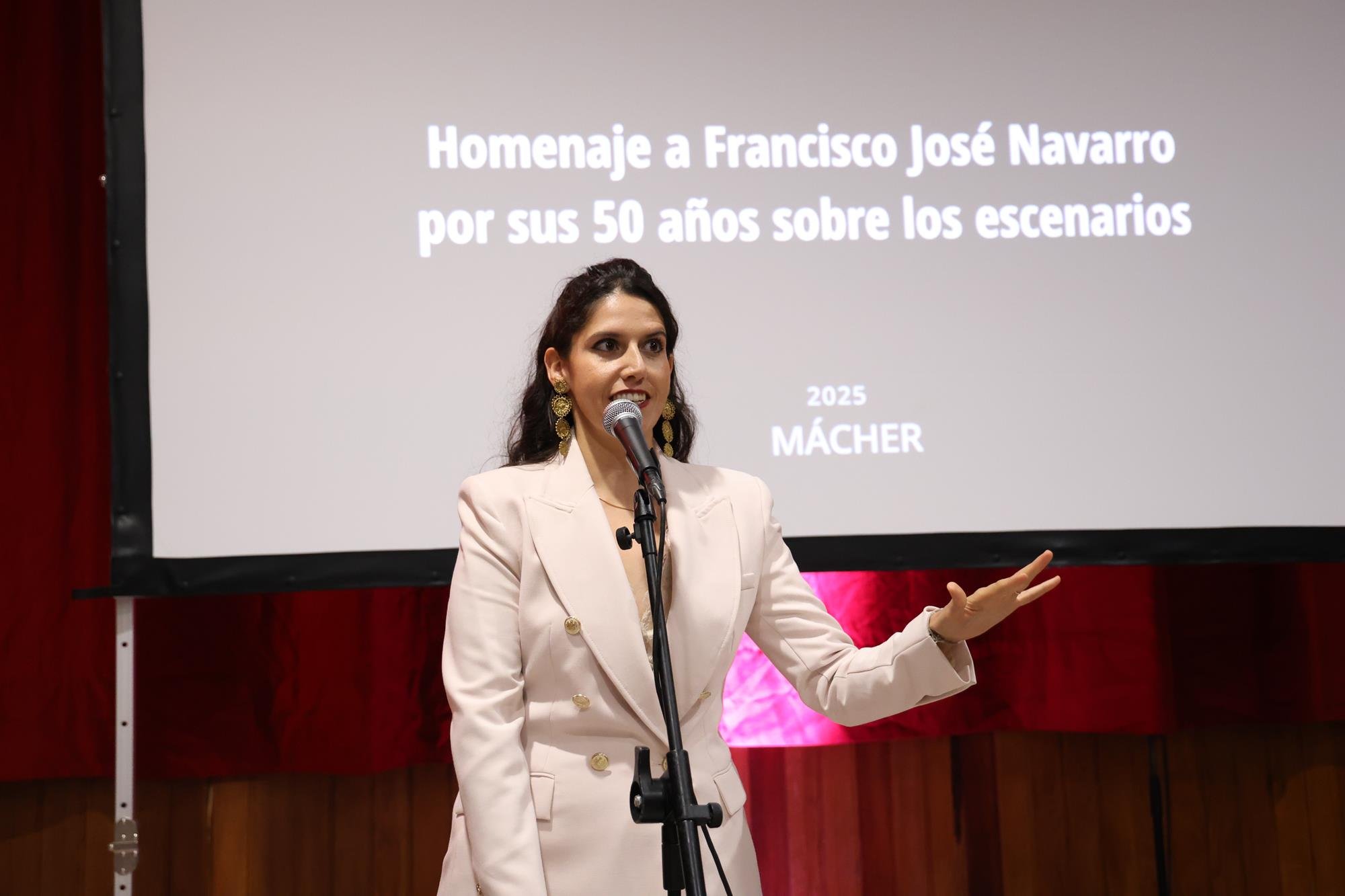 Homenaje a Francisco José Navarro en Mácher. Foto: La Voz