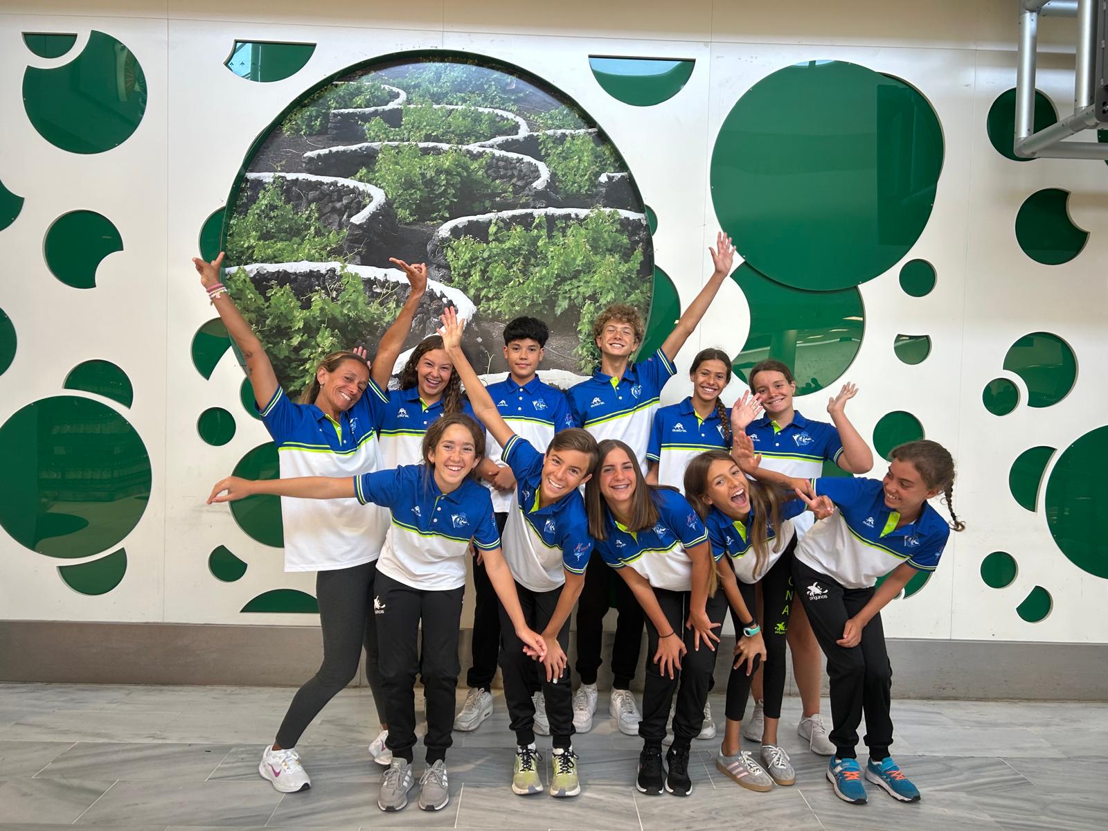 Nadadores del Club Deportivos Pingüinos. 