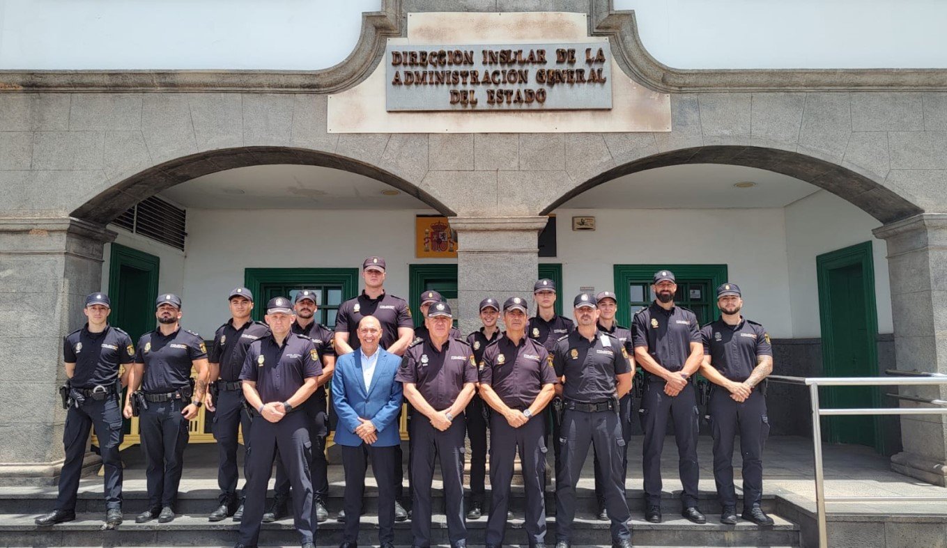 Once nuevos agentes de la Policía Nacional se incorporan al servicio en Lanzarote