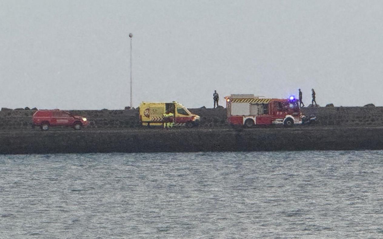 Herida tras caer en la escollera del muelle Comercial de Arrecife