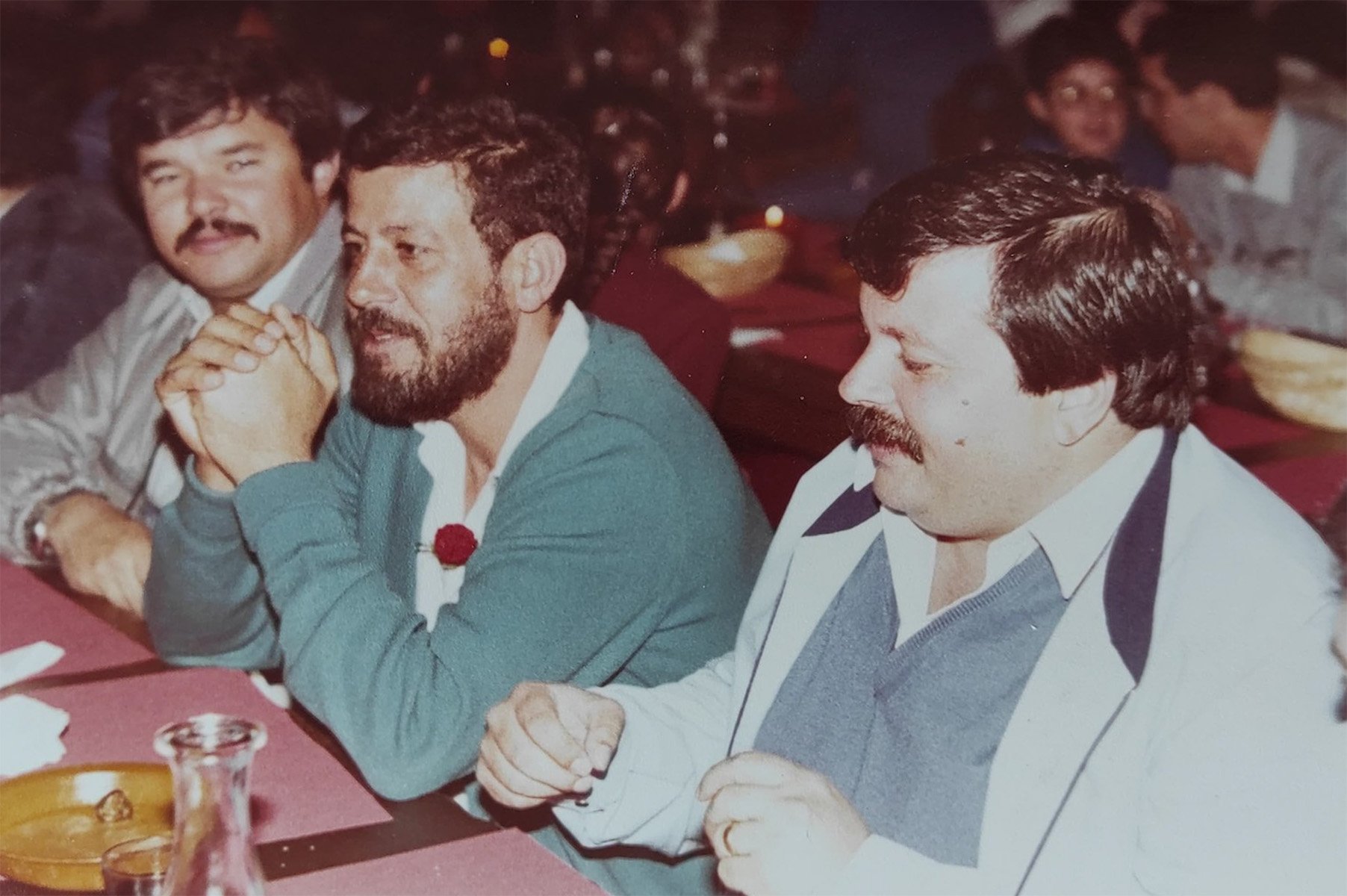En el centro de la imagen, el histórico socialista lanzaroteño Andrés Fuentes. Foto: PSOE Lanzarote.