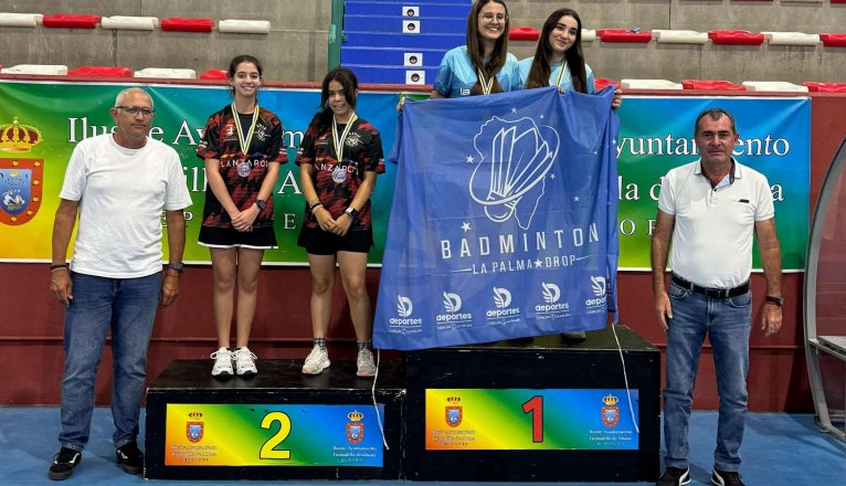 Auria Bádminton Club. TOP TTR Granadilla (2) Auria Bádminton Club. TOP TTR Granadilla (2)