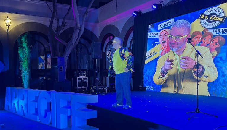 Miki Dkai, durante su actuación en Vibrato