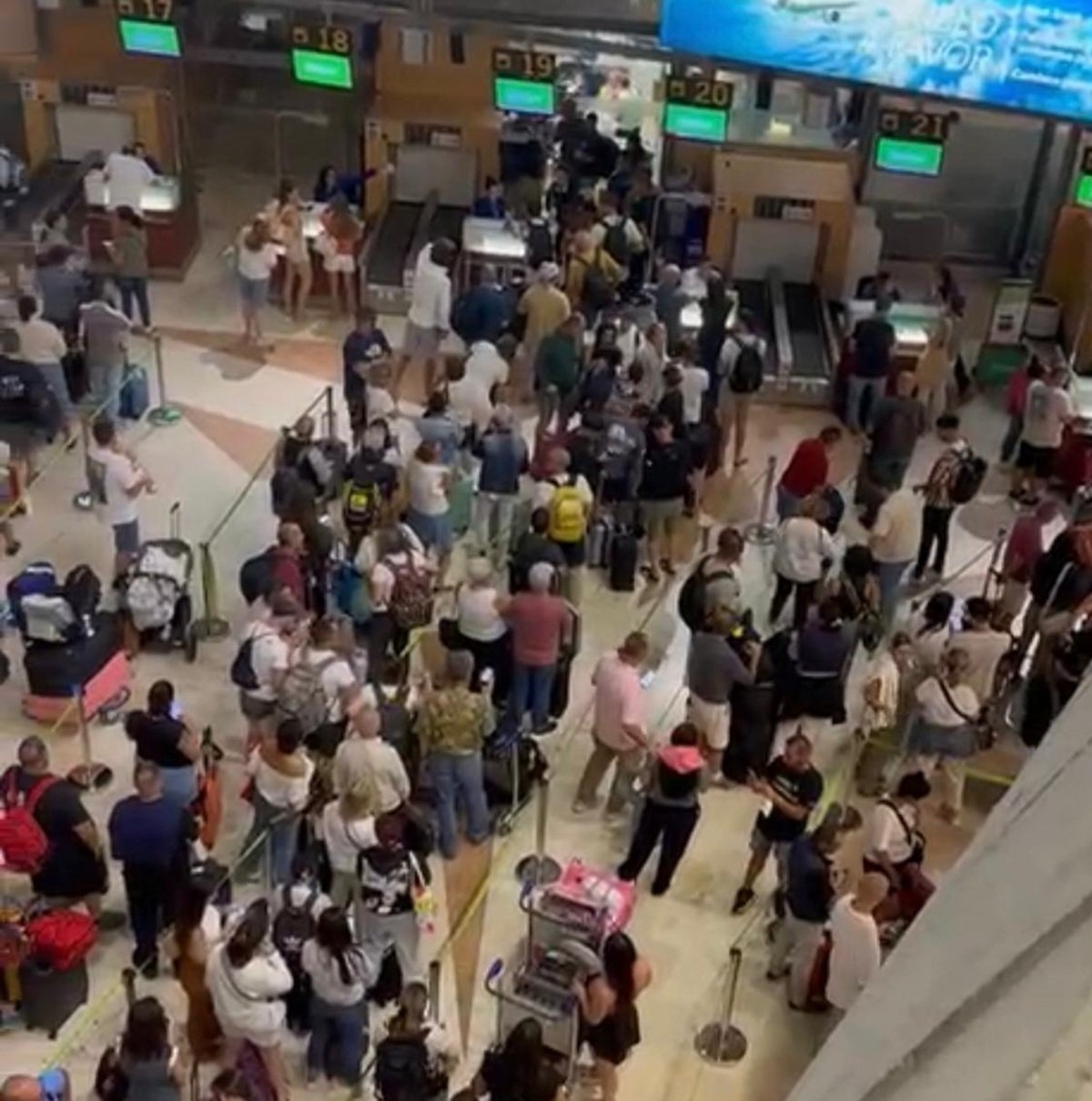 Pasajeros en el Aeropuerto de Tenerife Norte. Foto: Cedida