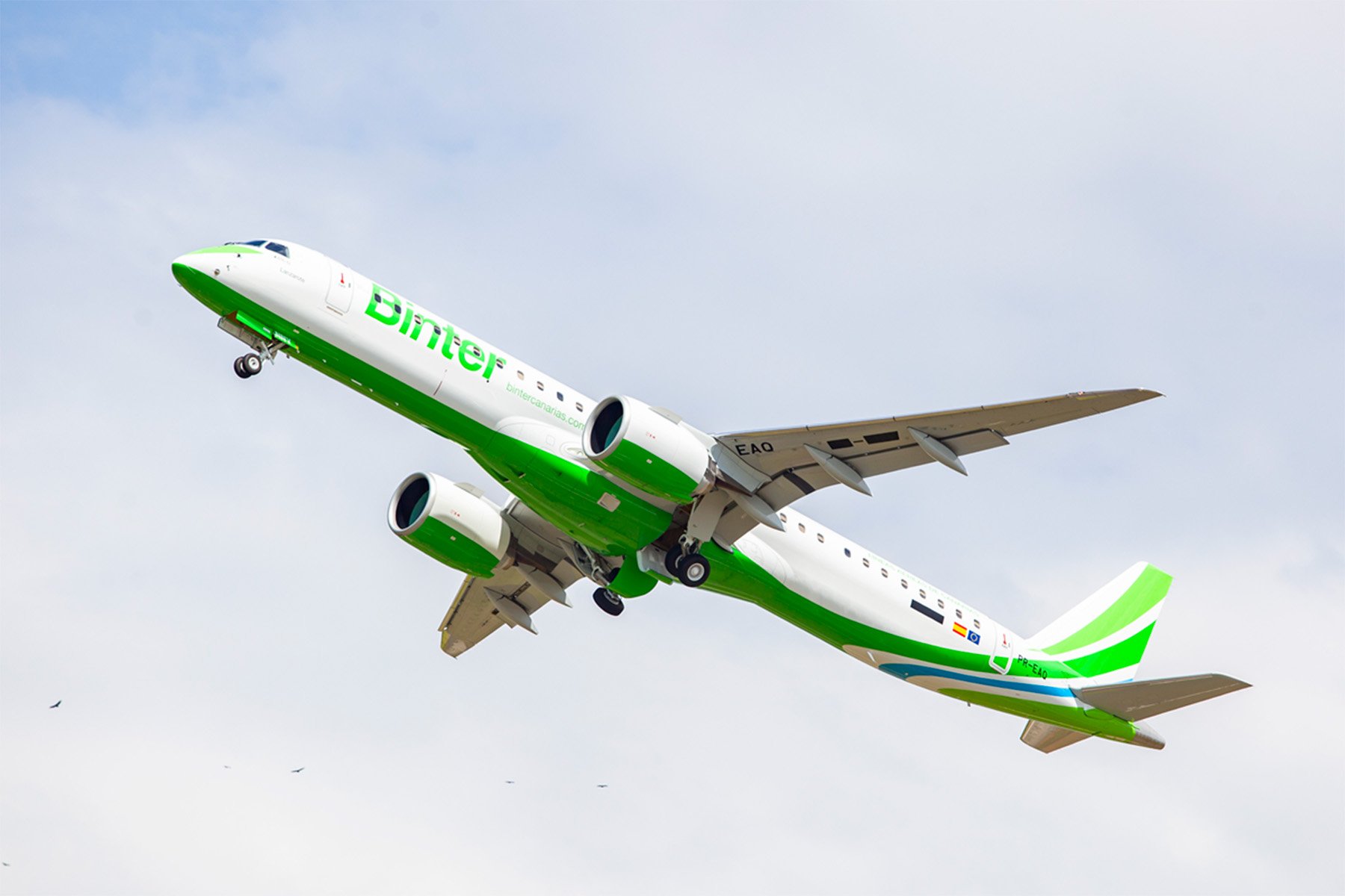 Avión Embraer de Binter