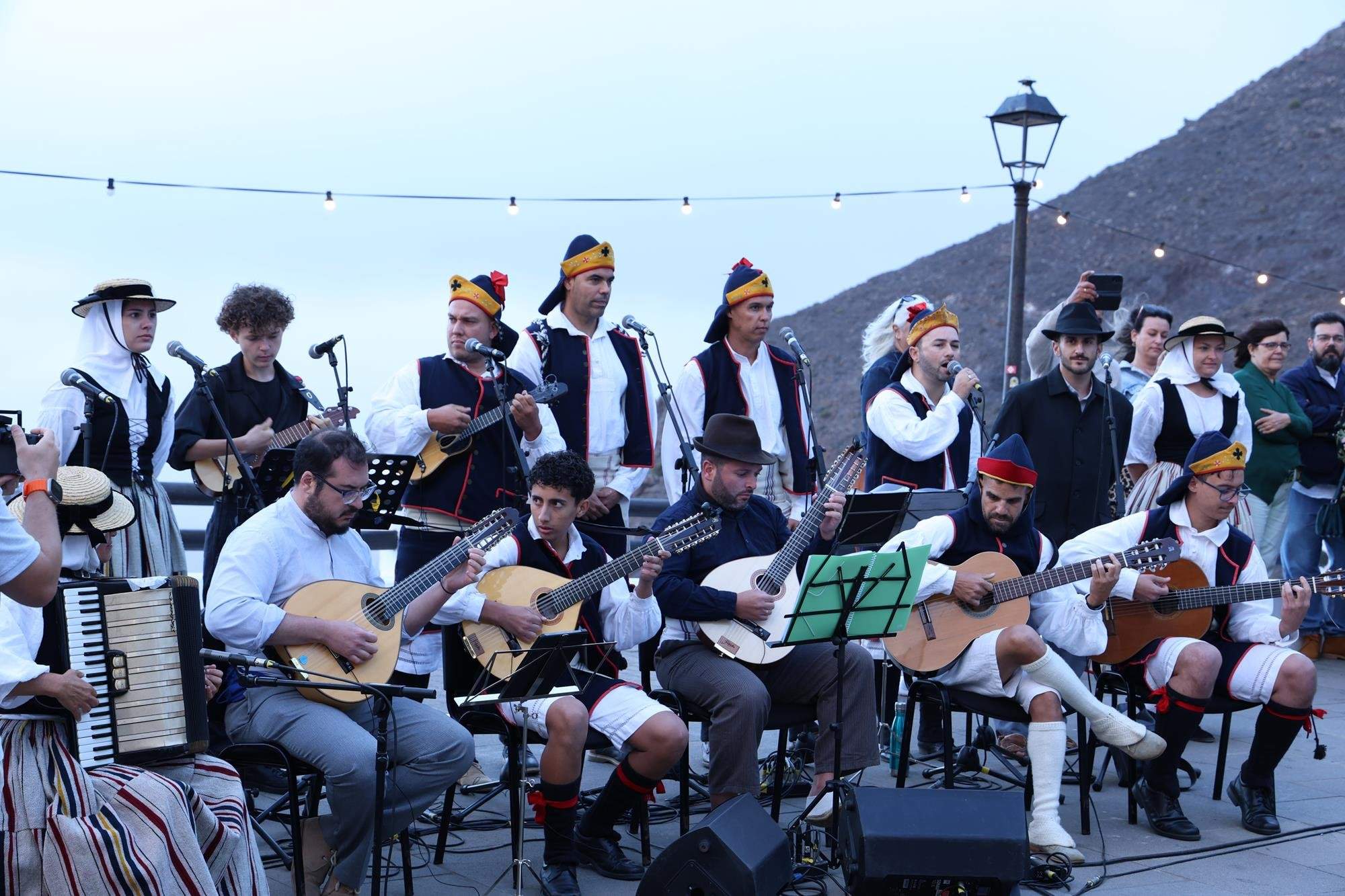 Procesión de San Marcial. Fotos: La Voz. Procesión de San Marcial. Fotos: La Voz.