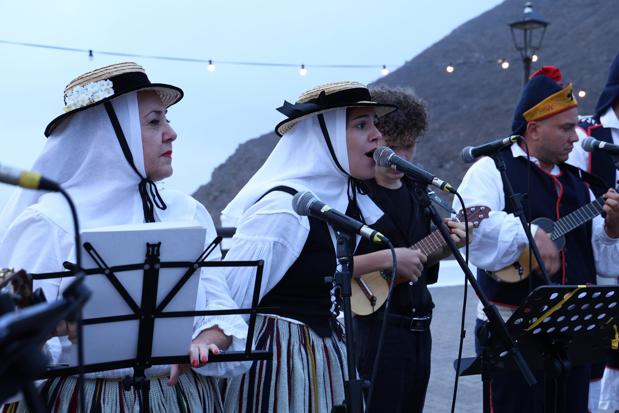 Procesión de San Marcial. Fotos: La Voz. Procesión de San Marcial. Fotos: La Voz.