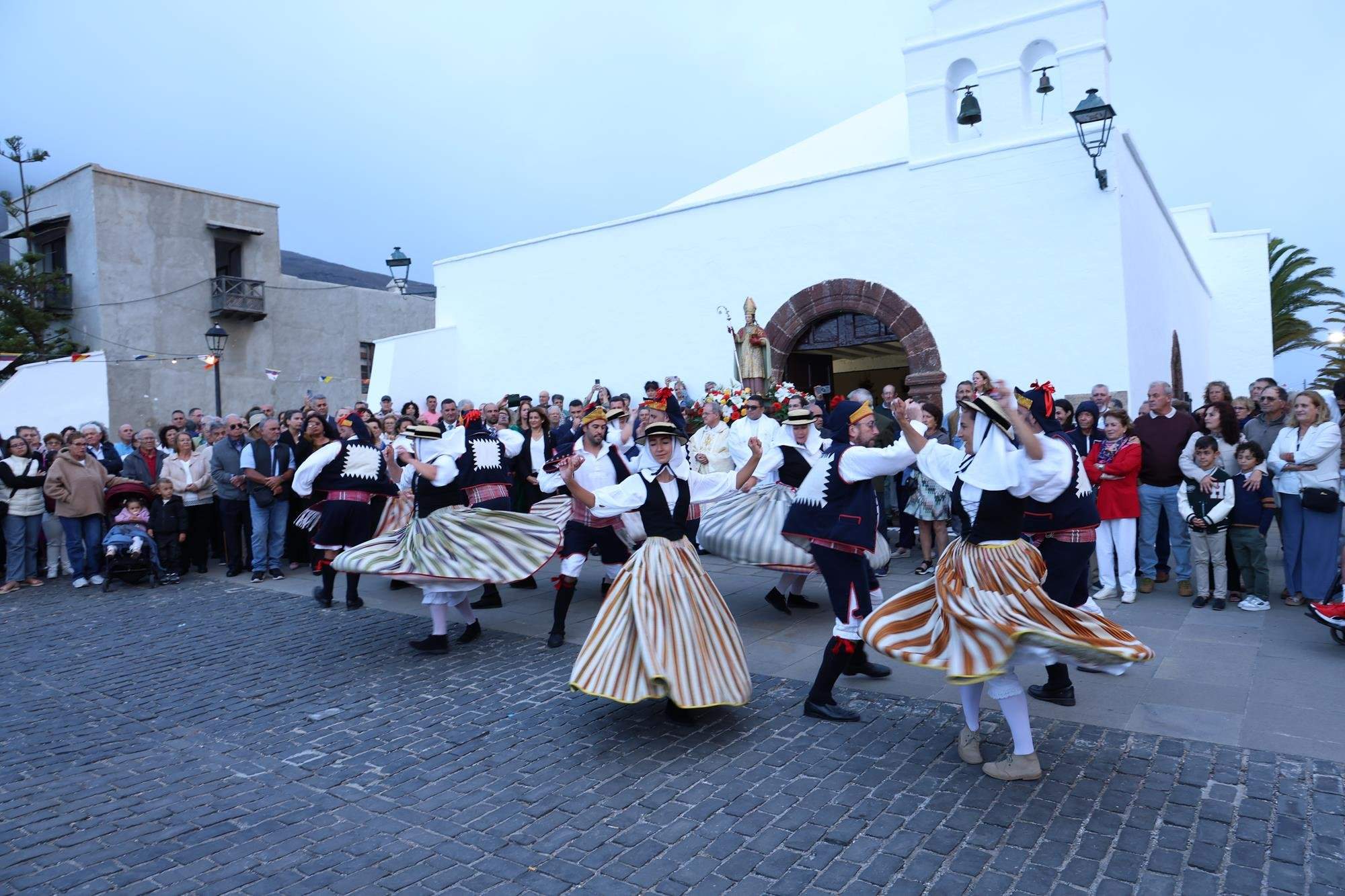 Procesión de San Marcial. Fotos: La Voz. Procesión de San Marcial. Fotos: La Voz.