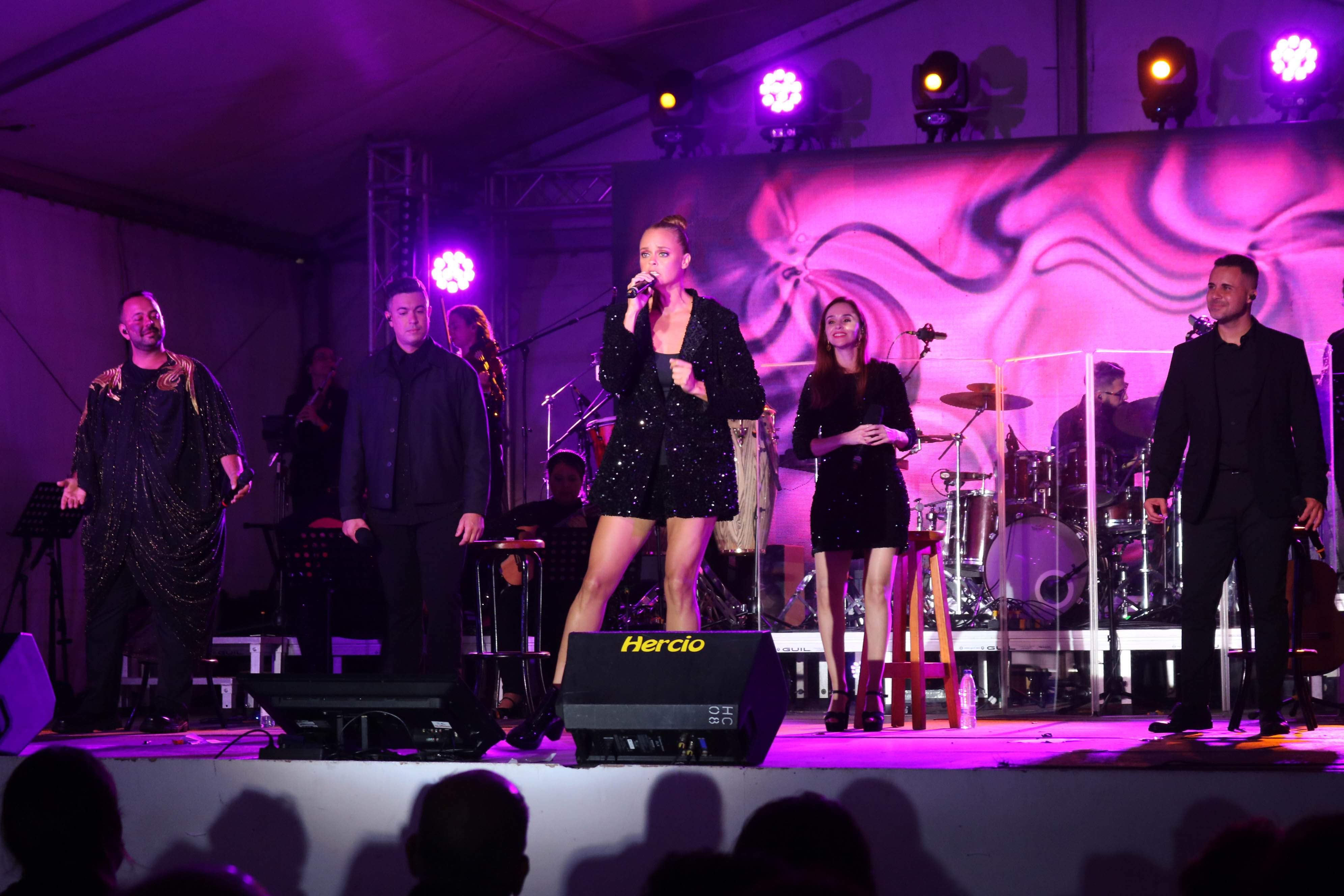 Los Cantadores y Shaila Dúrcal en Femés, 2025