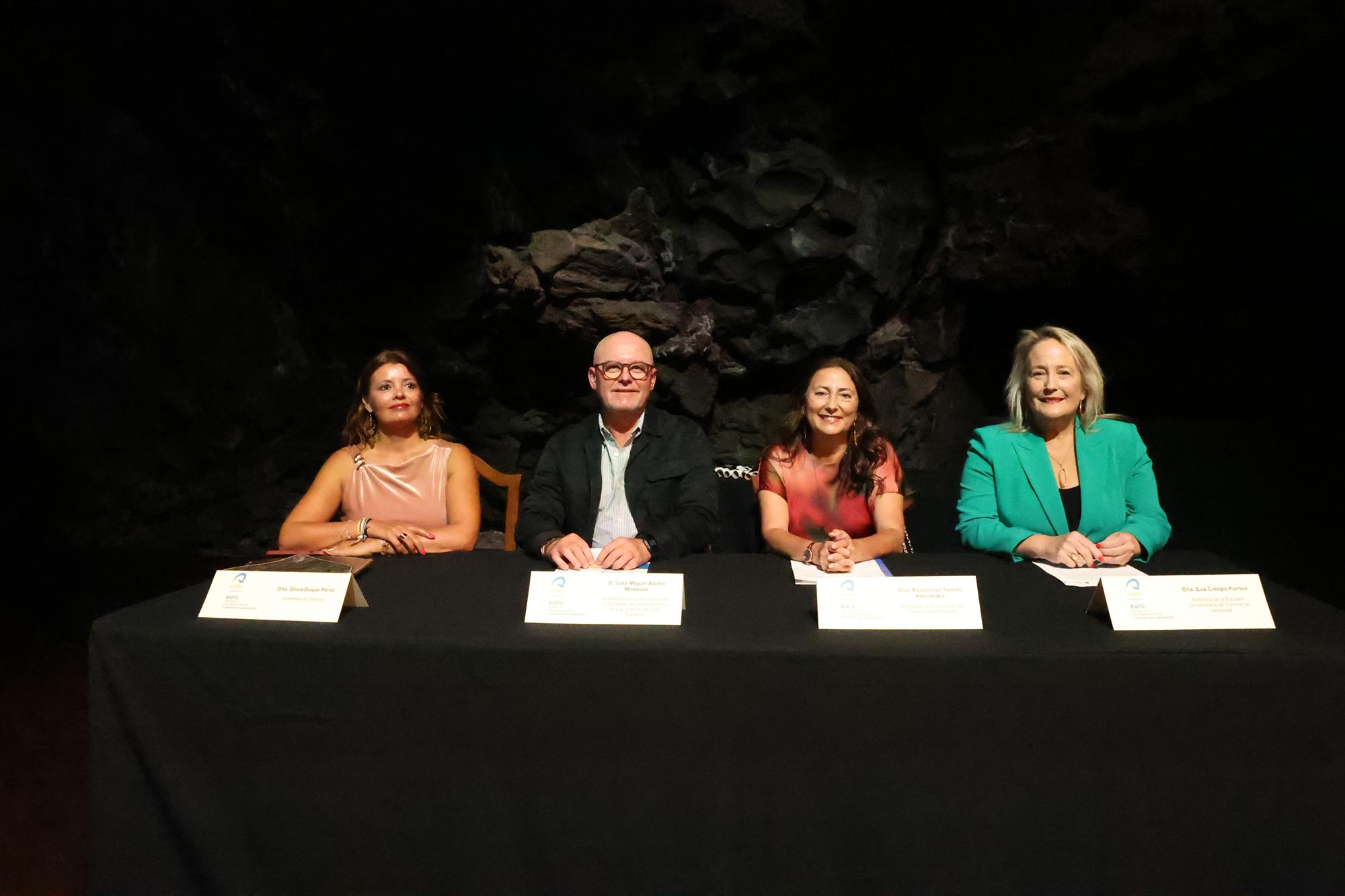 XV Promoción del Grado de Turismo en Lanzarote. XV Promoción del Grado de Turismo en Lanzarote.