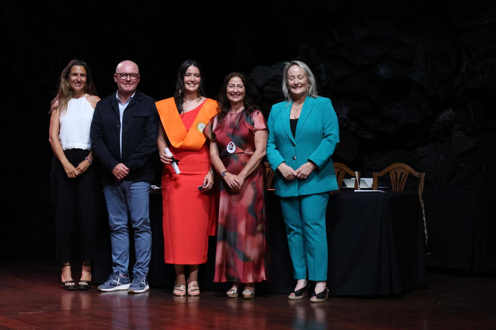 XV PROMOCIÓN GRADO EN TURISMO (27) XV PROMOCIÓN GRADO EN TURISMO (27)