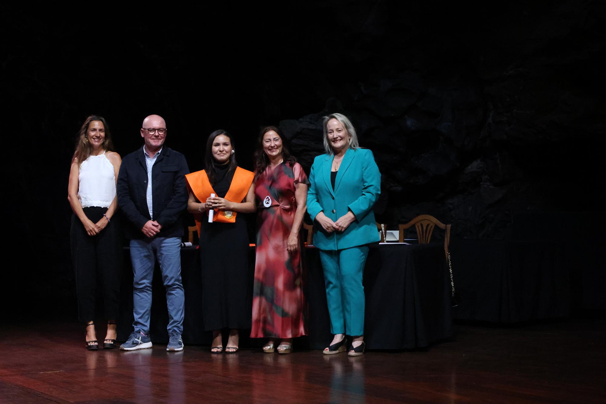 XV PROMOCIÓN GRADO EN TURISMO (28) XV PROMOCIÓN GRADO EN TURISMO (28)