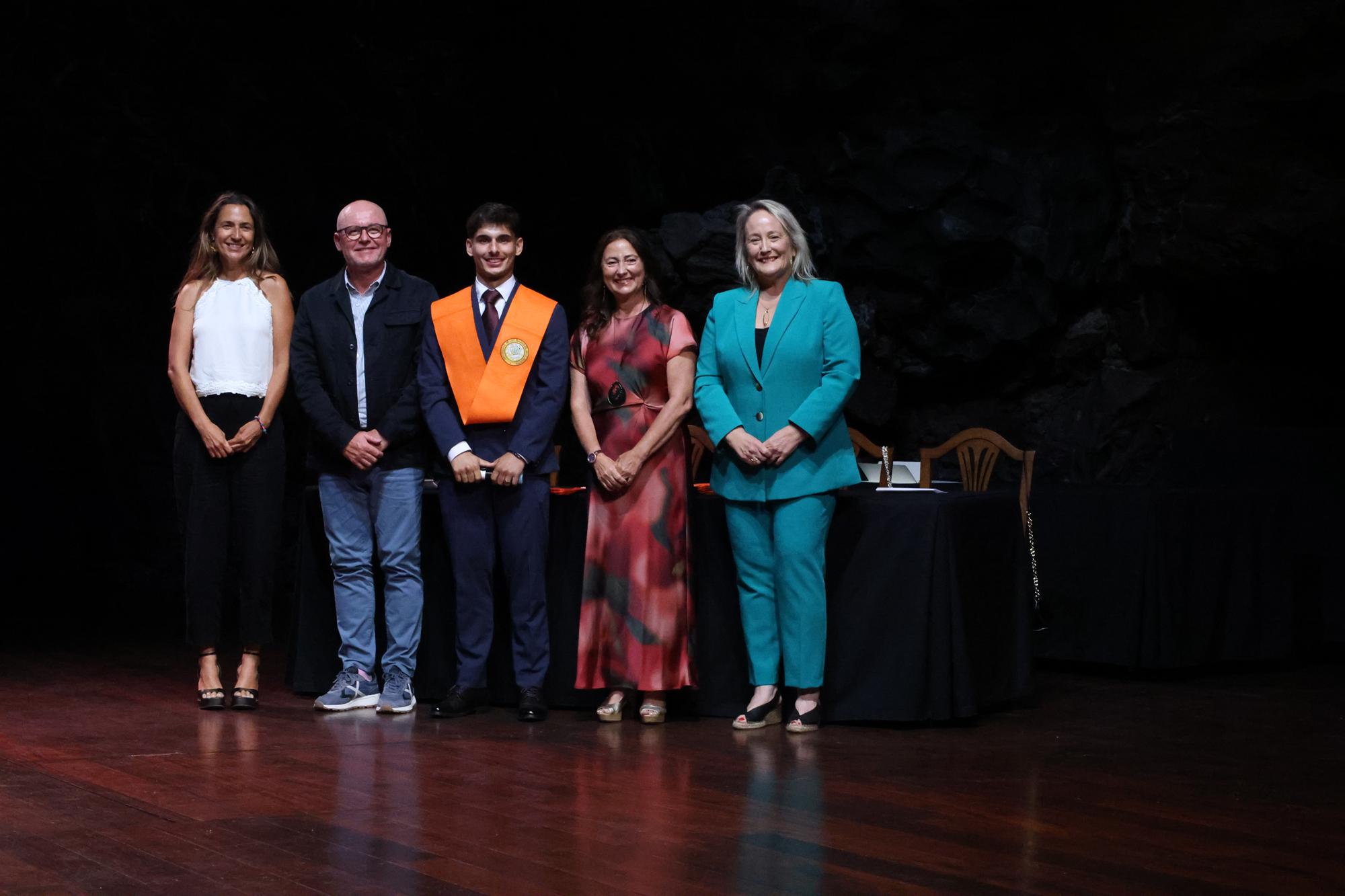 XV PROMOCIÓN GRADO EN TURISMO (29) XV PROMOCIÓN GRADO EN TURISMO (29)