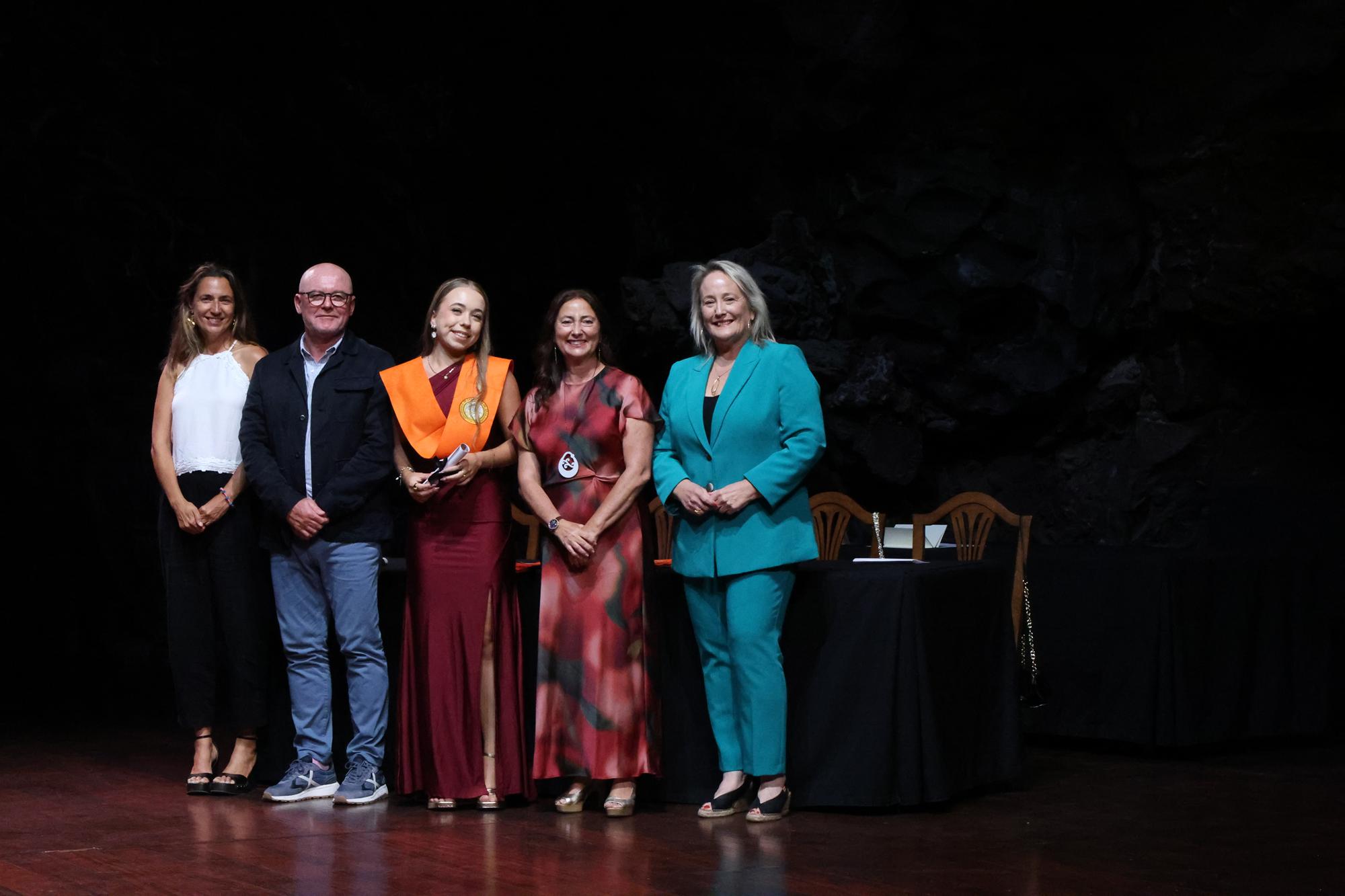 XV PROMOCIÓN GRADO EN TURISMO (32) XV PROMOCIÓN GRADO EN TURISMO (32)