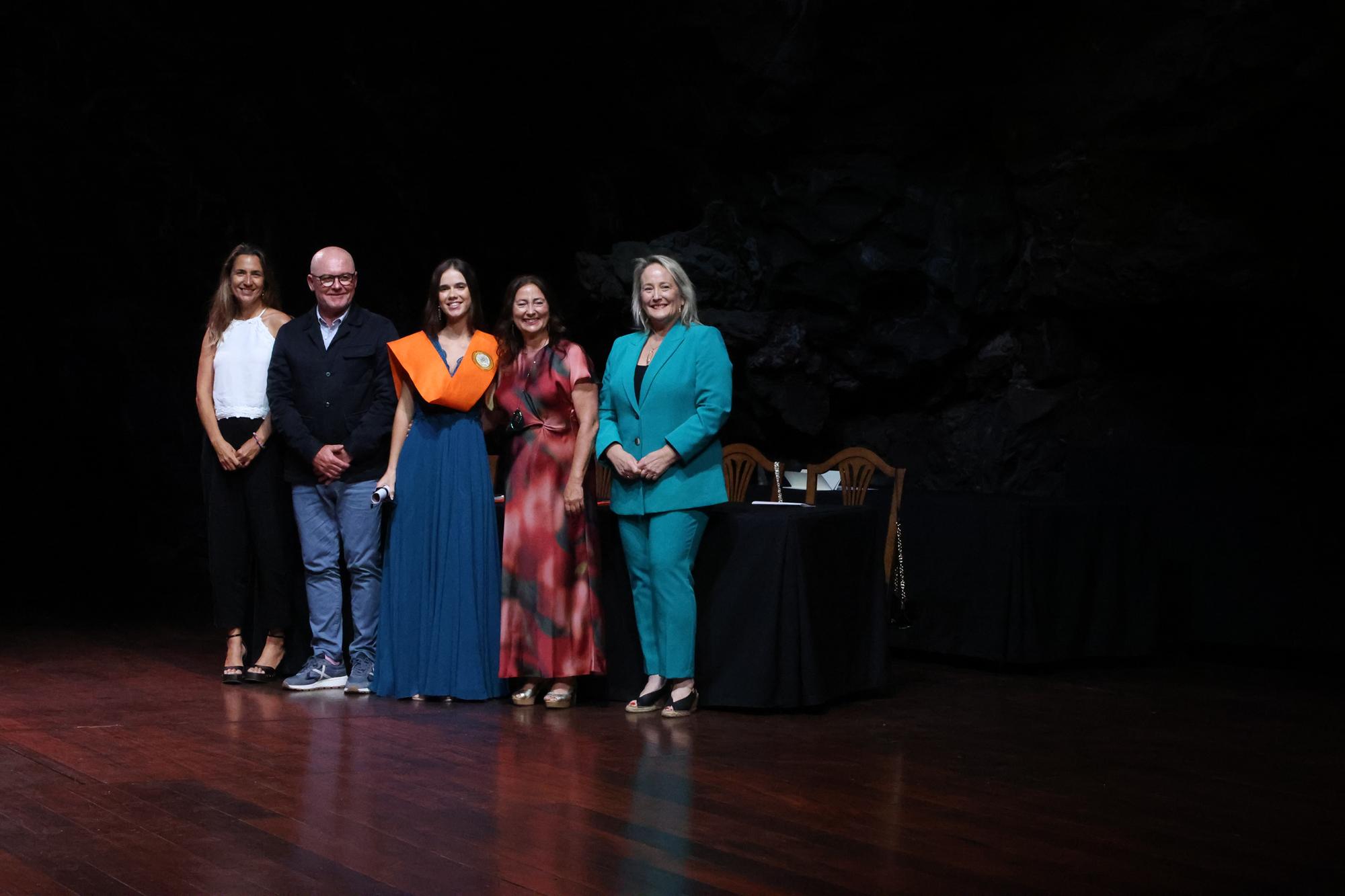 XV PROMOCIÓN GRADO EN TURISMO (38) XV PROMOCIÓN GRADO EN TURISMO (38)