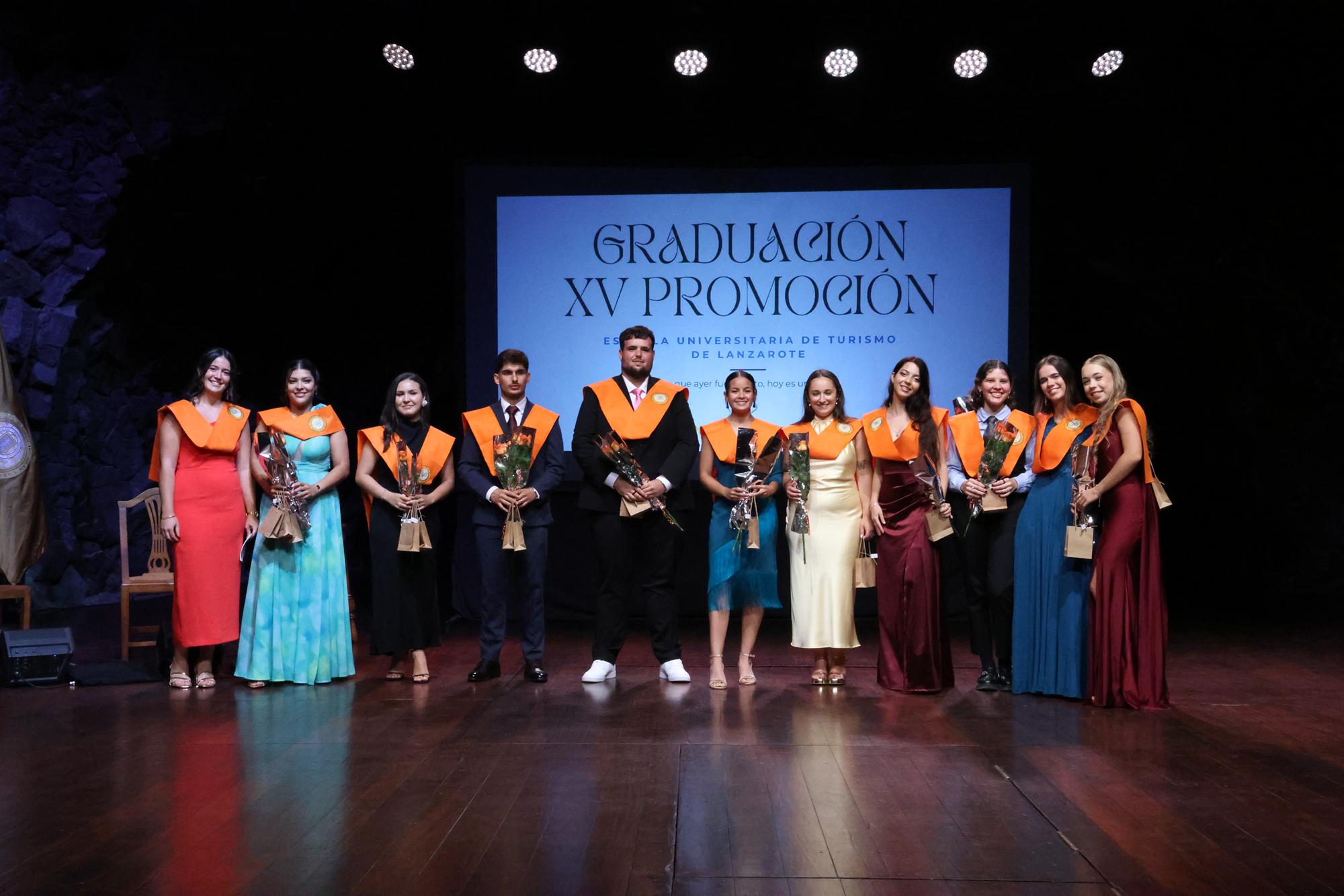 XV PROMOCIÓN GRADO EN TURISMO (41) XV PROMOCIÓN GRADO EN TURISMO (41)