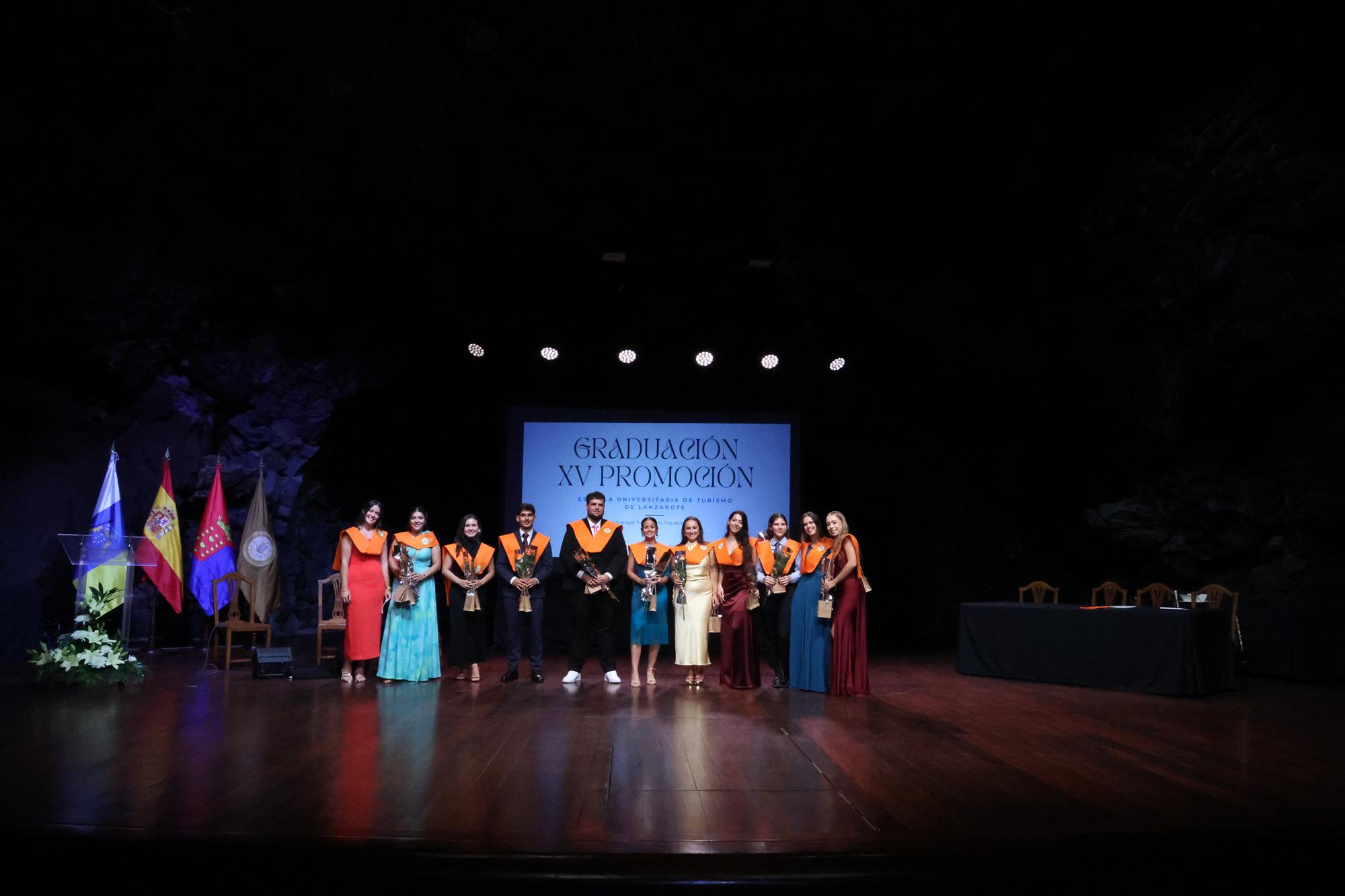 XV PROMOCIÓN GRADO EN TURISMO (42) XV PROMOCIÓN GRADO EN TURISMO (42)