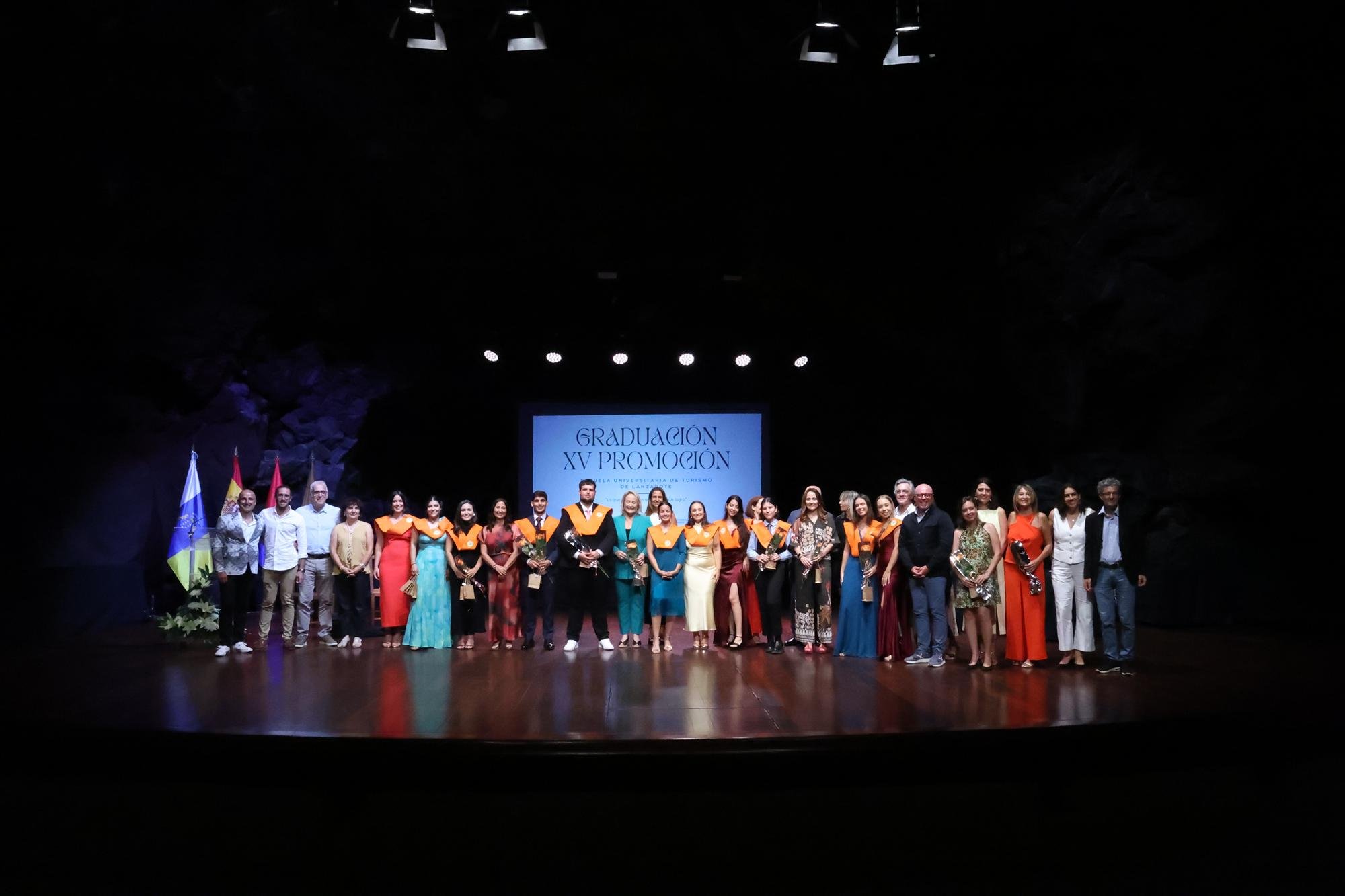 XV PROMOCIÓN GRADO EN TURISMO (44) XV PROMOCIÓN GRADO EN TURISMO (44)