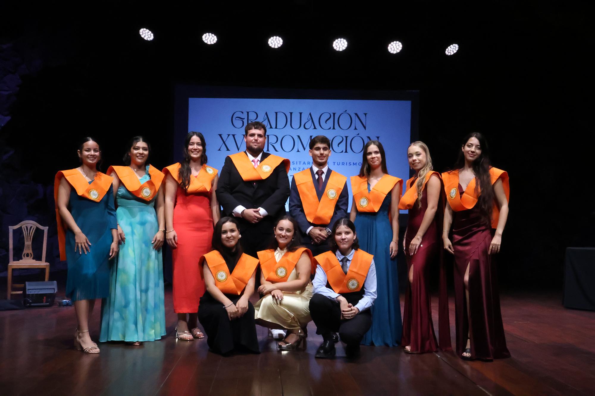 XV PROMOCIÓN GRADO EN TURISMO (45) XV PROMOCIÓN GRADO EN TURISMO (45)