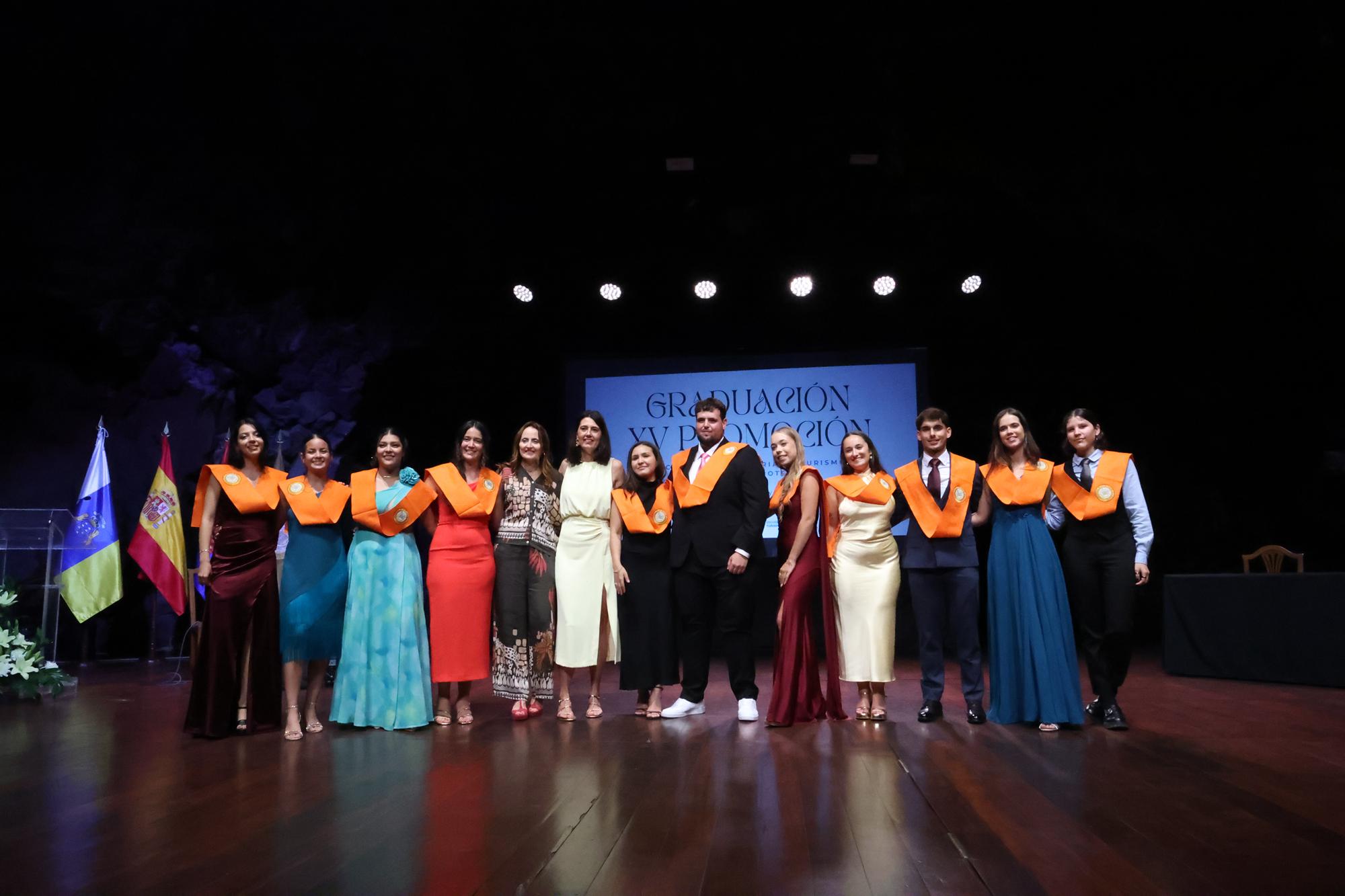 XV PROMOCIÓN GRADO EN TURISMO (48) XV PROMOCIÓN GRADO EN TURISMO (48)
