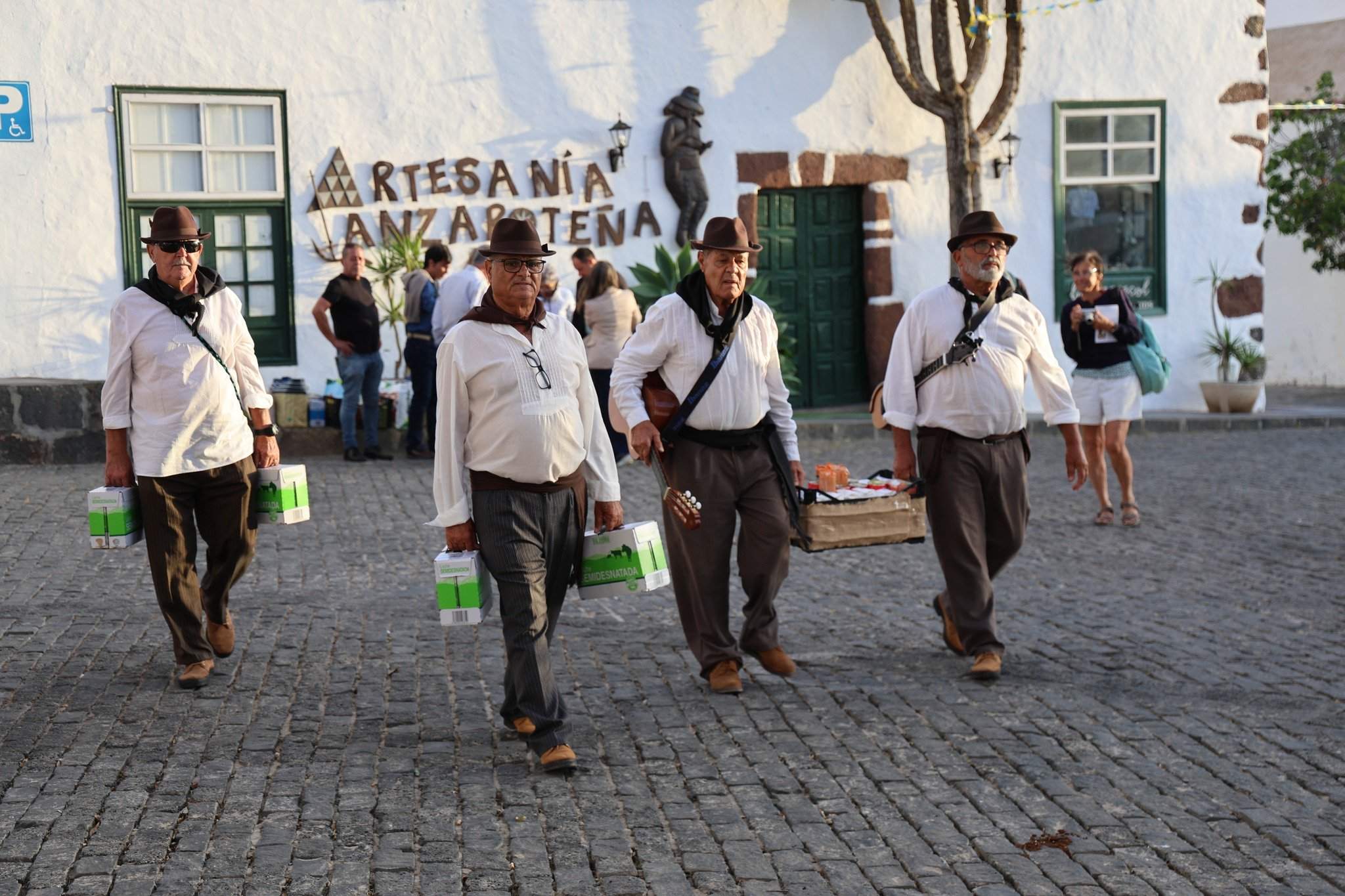 Ofrenda Nuestra Señora del Carmen. Fotos: Norberto de León. Ofrenda Nuestra Señora del Carmen. Fotos: Norberto de León.