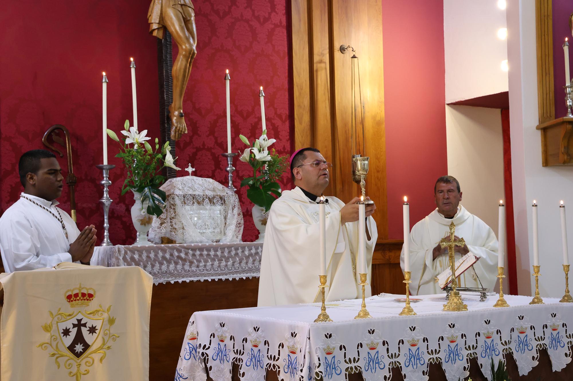 Procesión en honor a la Virgen del Carmen en Valterra