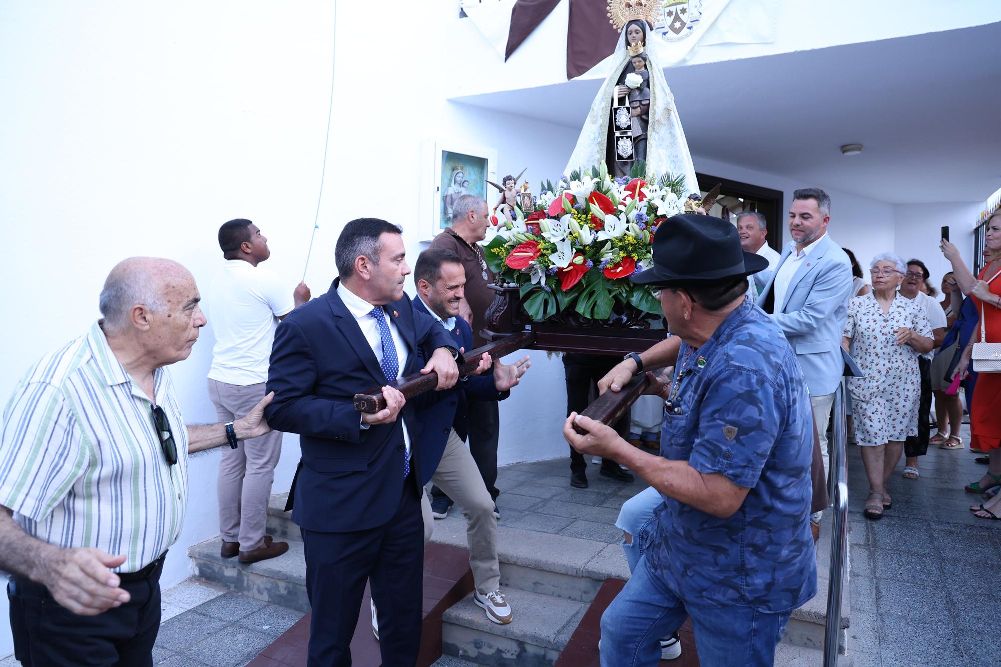 Procesión en honor a la Virgen del Carmen en Valterra
