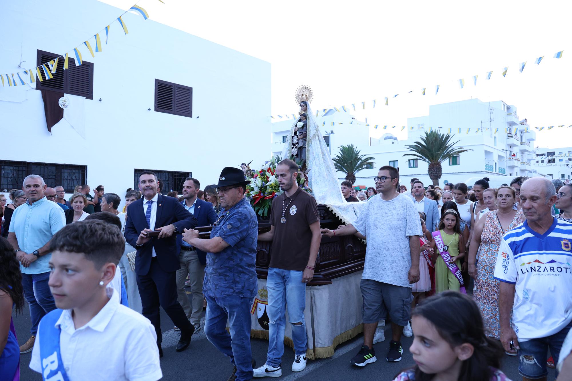 Procesión en honor a la Virgen del Carmen en Valterra
