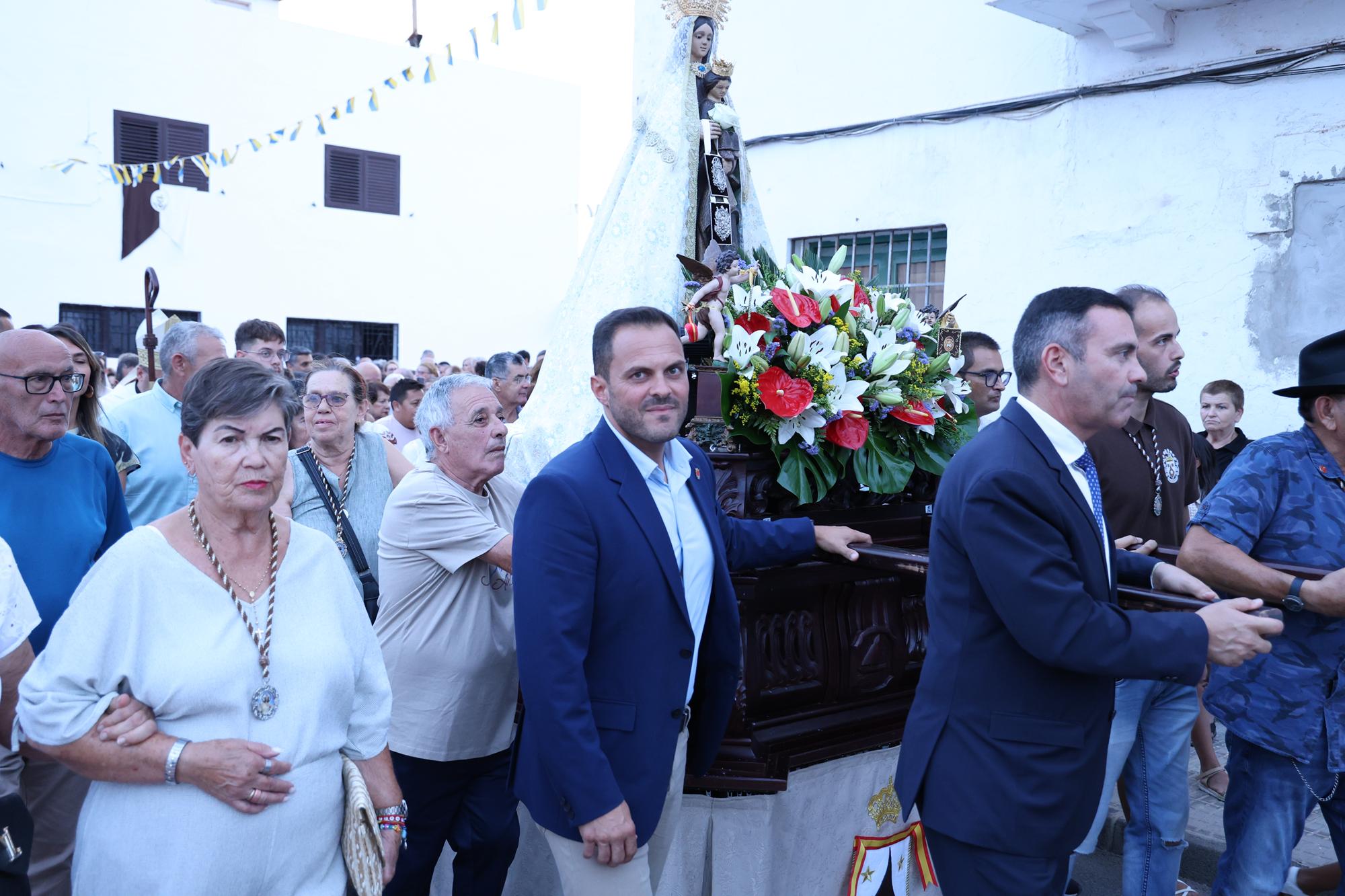 Procesión en honor a la Virgen del Carmen en Valterra