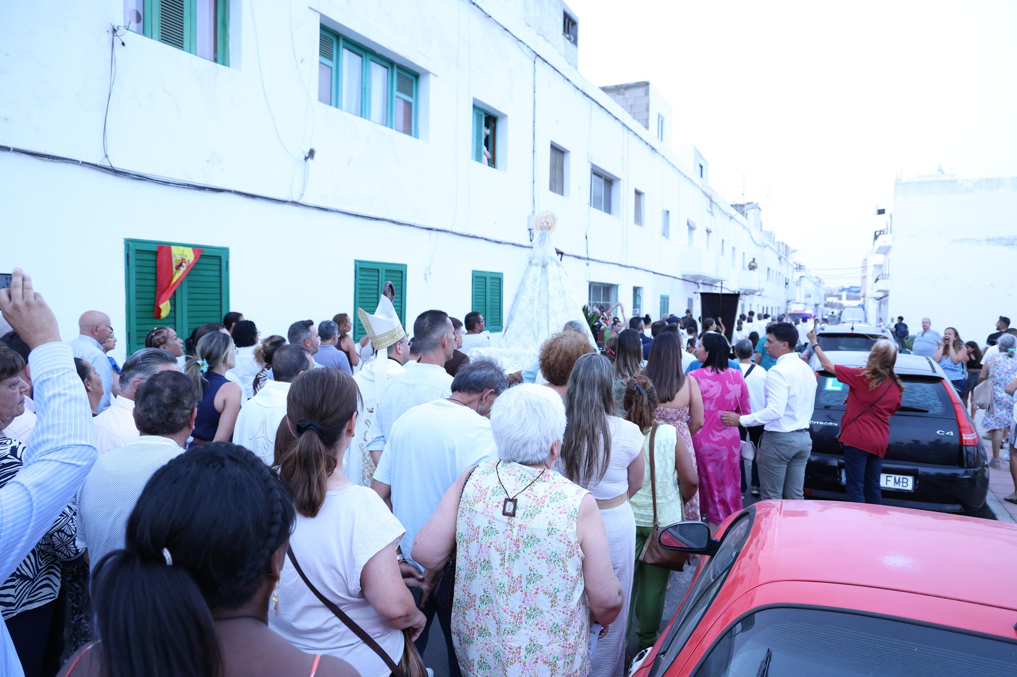 Procesión en honor a la Virgen del Carmen en Valterra