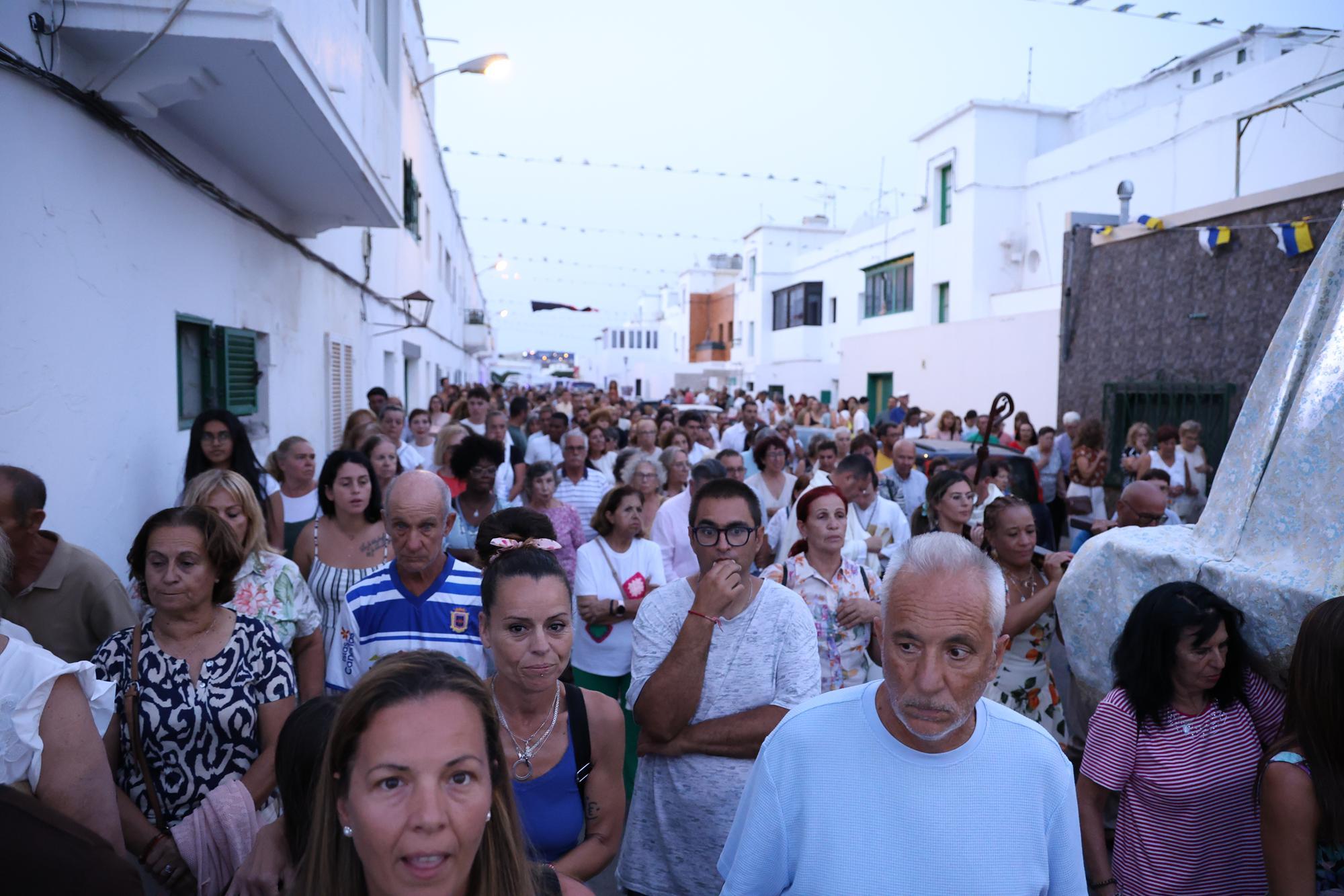 Procesión en honor a la Virgen del Carmen en Valterra