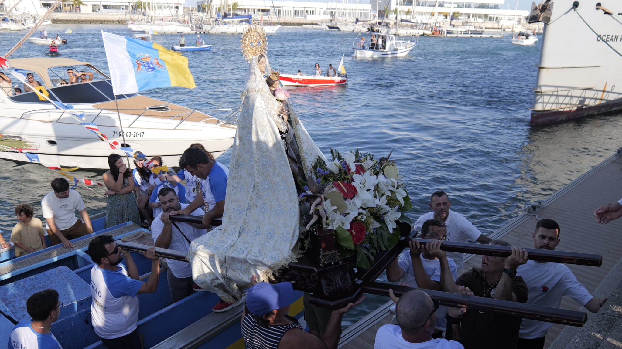 Procesión en honor a Nuestra Señora del Carmen