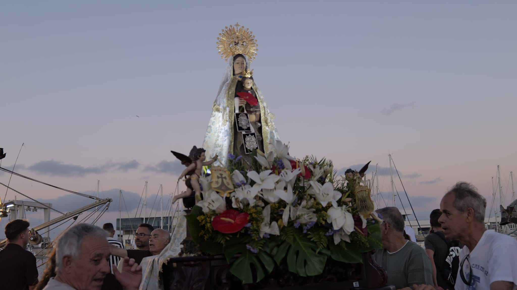 Procesión en honor a Nuestra Señora del Carmen