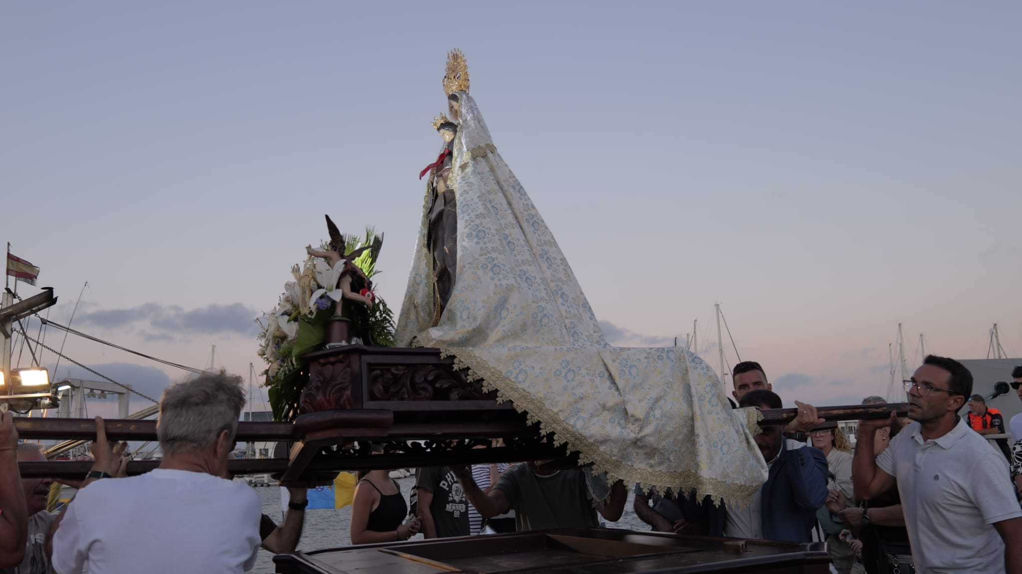 Procesión en honor a Nuestra Señora del Carmen