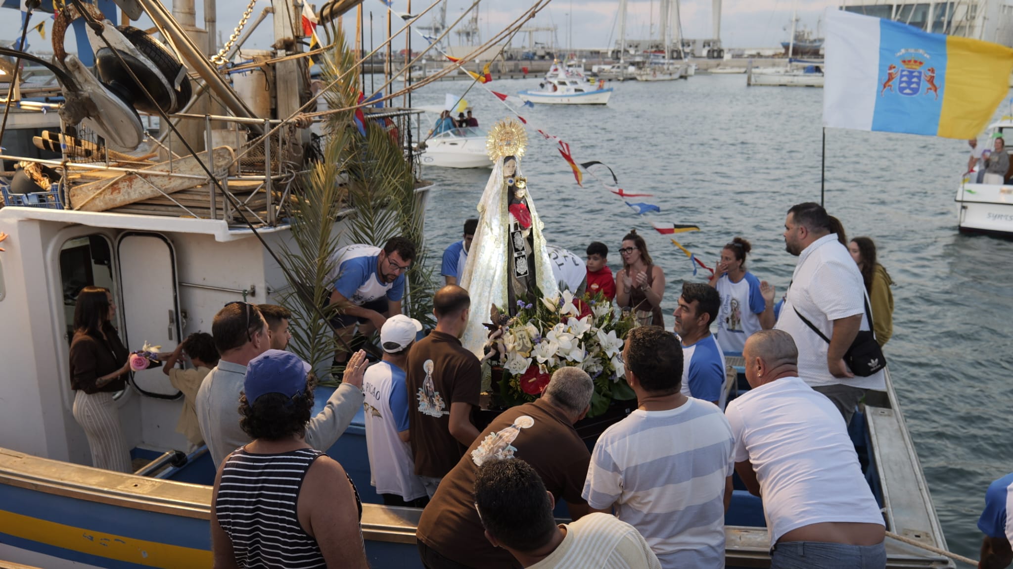 Procesión en honor a Nuestra Señora del Carmen