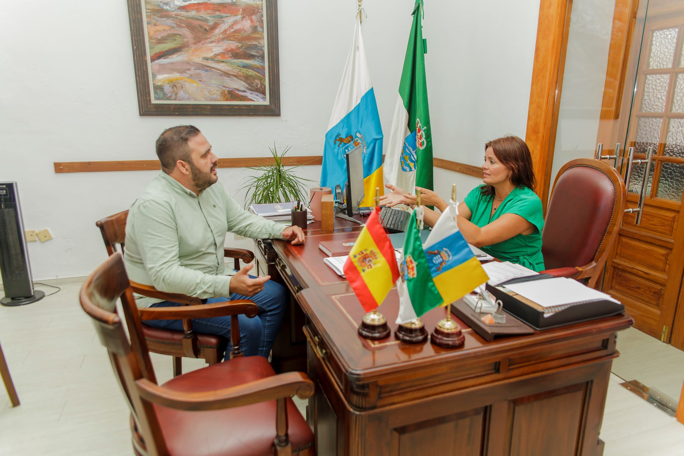 El concejal de Cultura, Javier Díaz y la alcaldesa de Teguise, Olivia Duque 