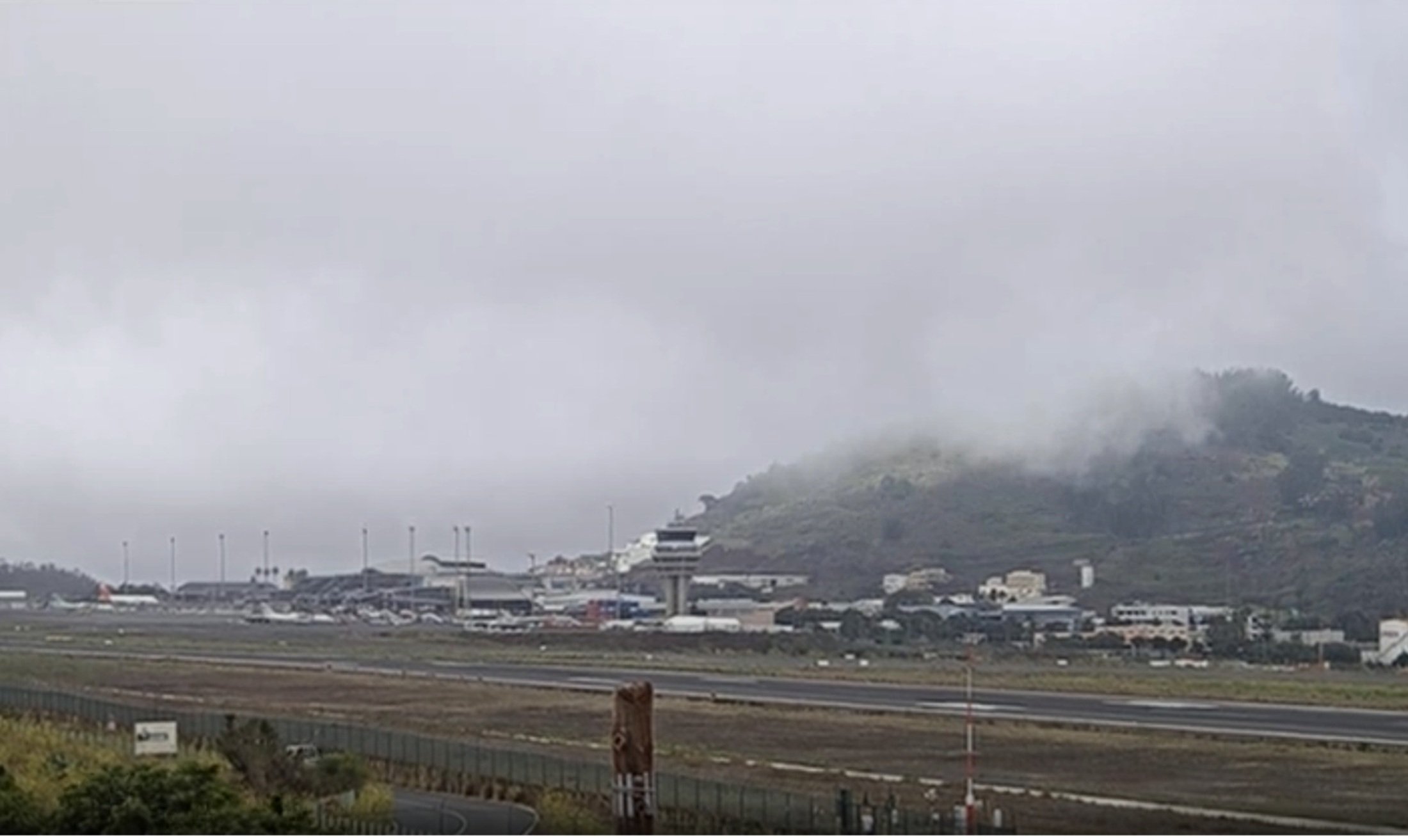 Aeropuerto de Tenerife Norte este mediodía. Foto: LanzaroteWebcam