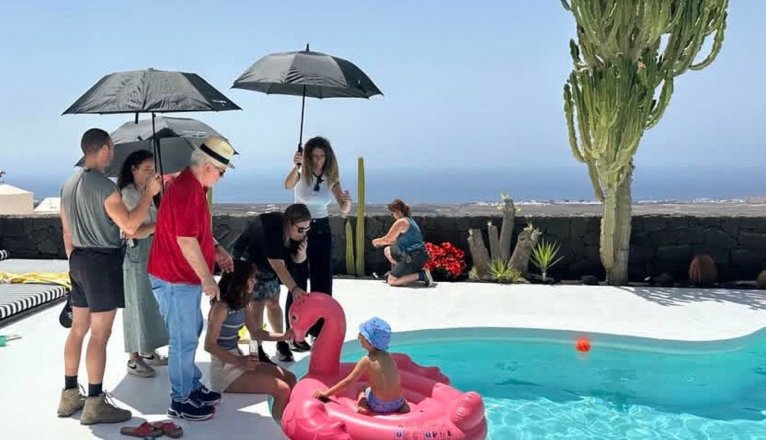 Pedro Almodovar during the filming of 'Bitter Christmas' Pedro Almodovar during the filming of 'Bitter Christmas'