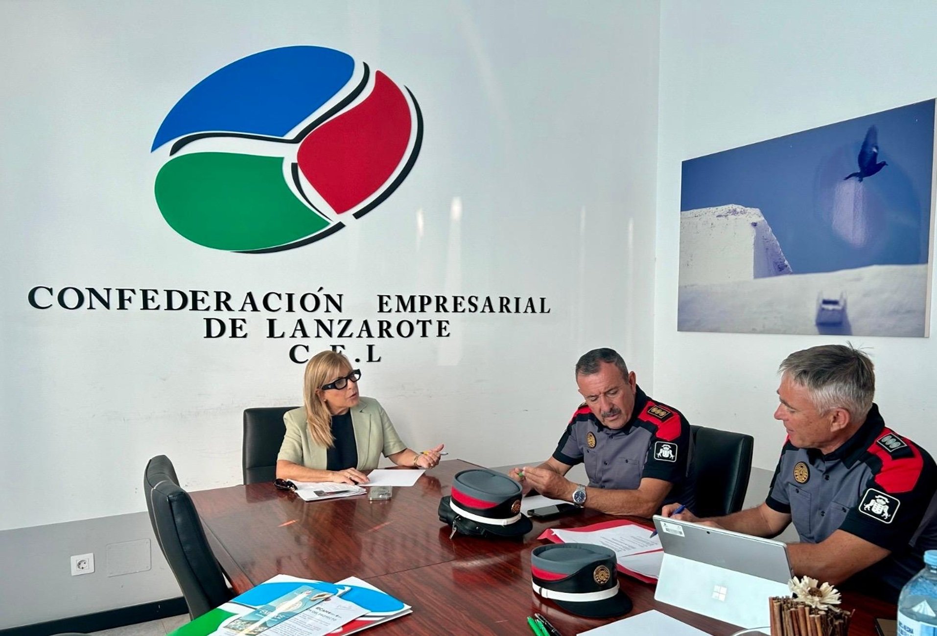 Reunión de la CEL con dirigentes de la Policía Canaria