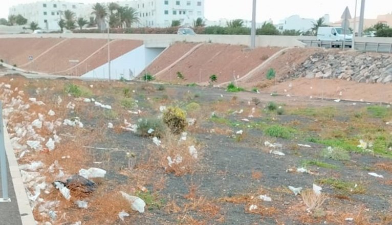 Plástico acumulado en Argana