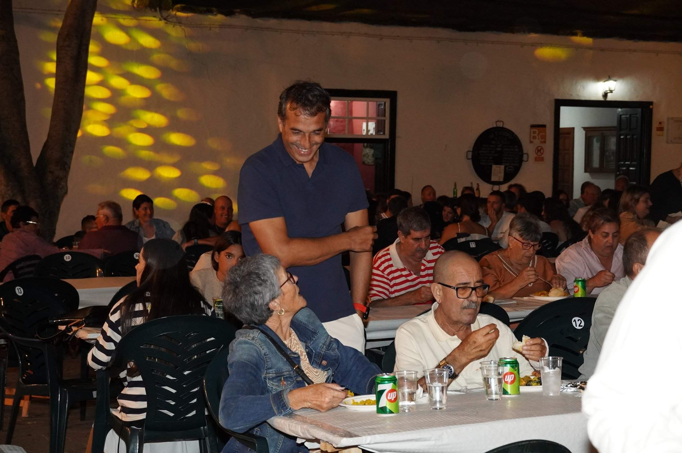 Comida popular de la Asociación VivHaría