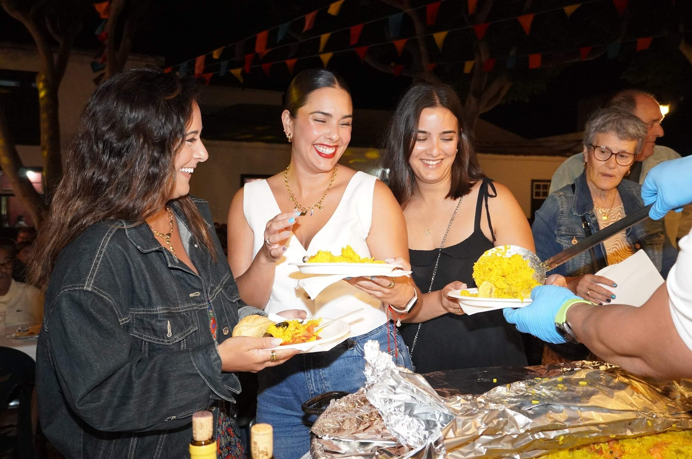 Comida popular de la Asociación VivHaría