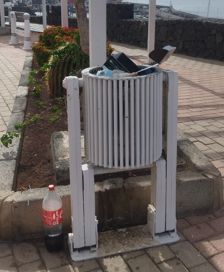 Suciedad en La Tiñosa Suciedad en La Tiñosa