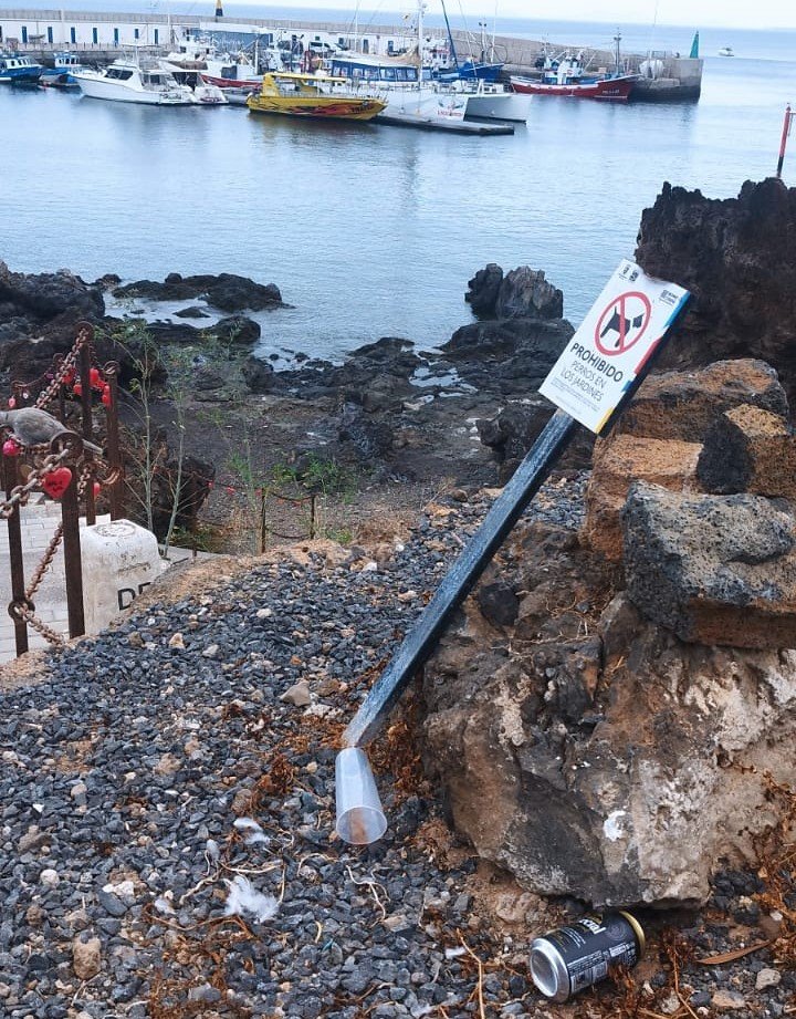 Suciedad en La Tiñosa Suciedad en La Tiñosa