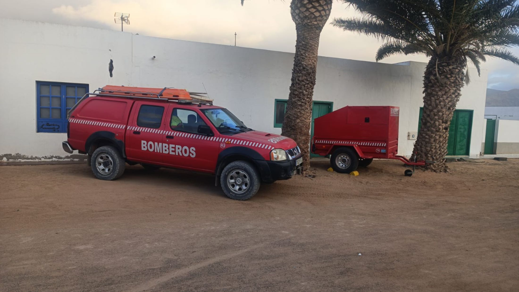 Vehículos del Consorcio de Emergencias en La Graciosa 