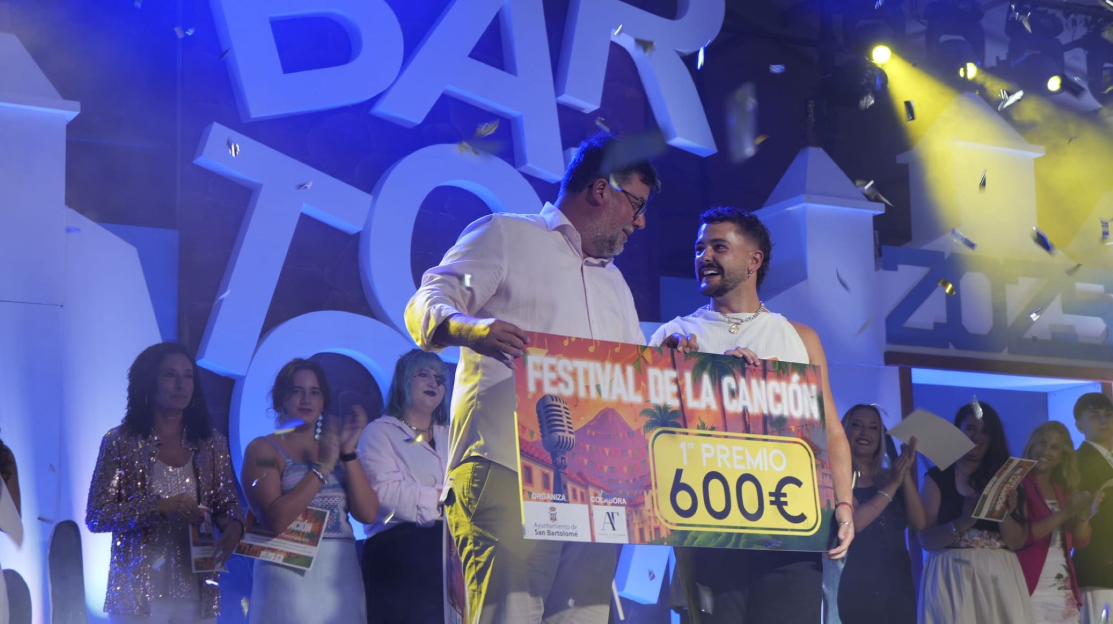 Marcos conquista el Festival de la Canción de San Bartolomé con 'Lay Me Down'