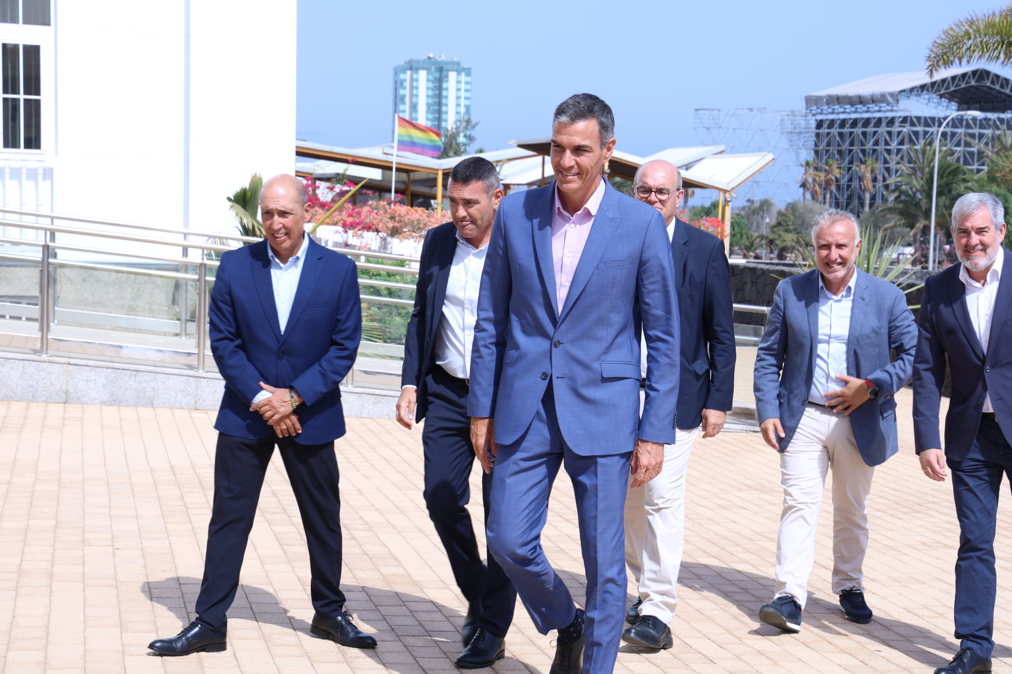 Pedro Sánchez y Fernando Clavijo se reúnen en Lanzarote. Fotos: Juan Mateos y La Voz. Pedro Sánchez y Fernando Clavijo se reúnen en Lanzarote. Fotos: Juan Mateos y La Voz.