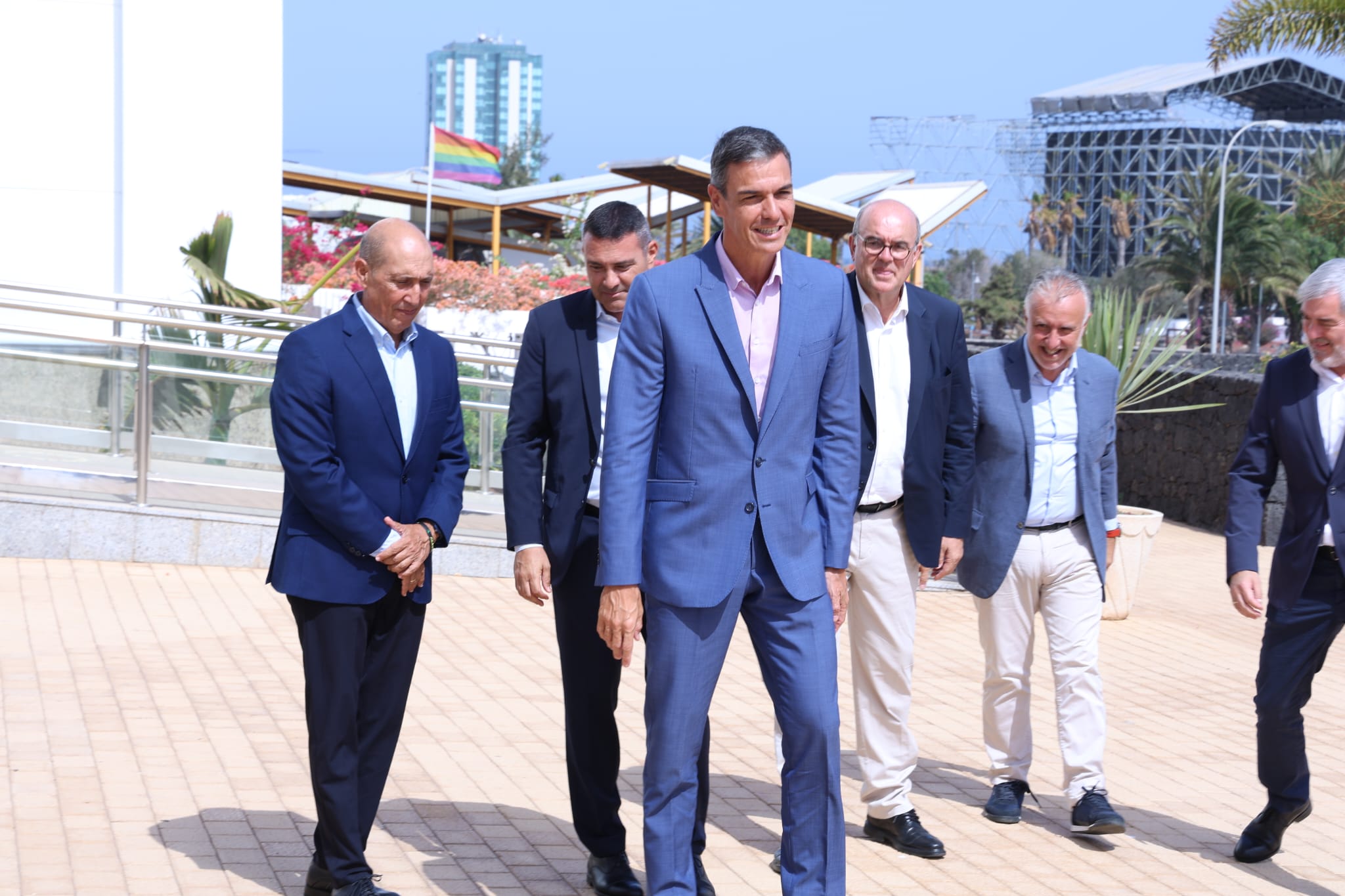 Pedro Sánchez y Fernando Clavijo se reúnen en Lanzarote. Fotos: Juan Mateos y La Voz. Pedro Sánchez y Fernando Clavijo se reúnen en Lanzarote. Fotos: Juan Mateos y La Voz.