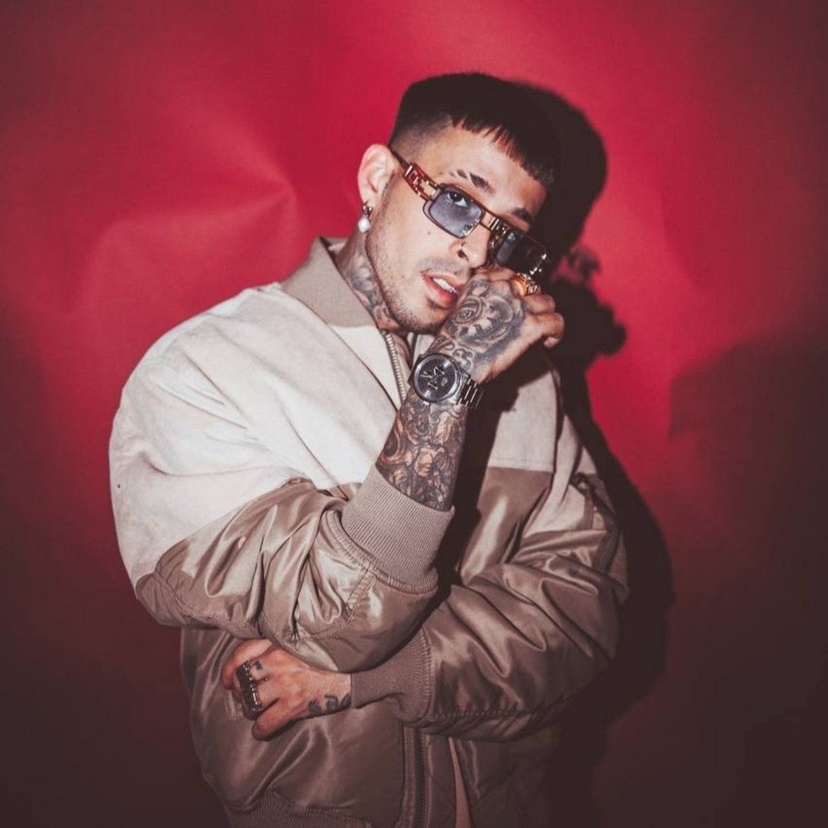 El cantante Maikel Delacalle